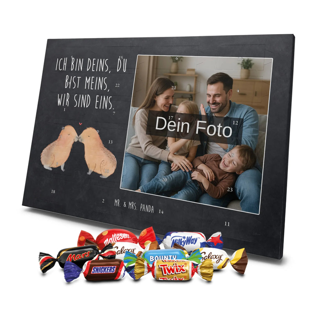 Personalisierter Schoko Foto Adventskalender Capybara Liebe Personalisierter Schoko Foto Adventskalender, Gute Laune, Lustige Sprüche, Tiere, Tiermotive, Liebe, Jahrestag, Liebesbeweis, Kuschel Capybaras, Liebesspruch, Valentinstag, Tierliebe, Ehejubiläum, Partnertiere, Beziehung, Verschmolzen, Capybara, Ich Bin Deins, Herzlich, Geschenkidee, Romantisches Geschenk, Du Bist Meins, Verliebt, Paar, Handgezeichnet