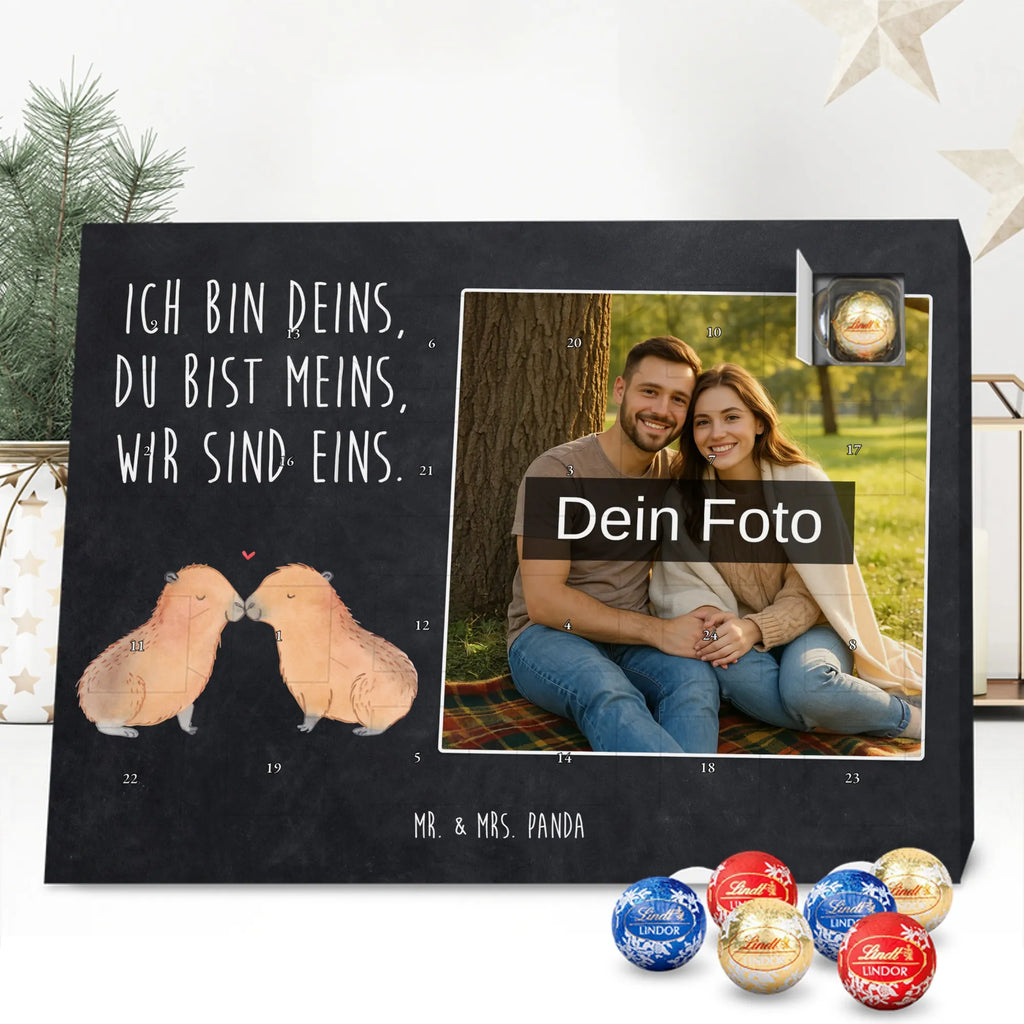 Personalisierter Schoko Foto Adventskalender Capybara Liebe Personalisierter Schoko Foto Adventskalender, Gute Laune, Lustige Sprüche, Tiere, Tiermotive, Liebe, Jahrestag, Liebesbeweis, Kuschel Capybaras, Liebesspruch, Valentinstag, Tierliebe, Ehejubiläum, Partnertiere, Beziehung, Verschmolzen, Capybara, Ich Bin Deins, Herzlich, Geschenkidee, Romantisches Geschenk, Du Bist Meins, Verliebt, Paar, Handgezeichnet