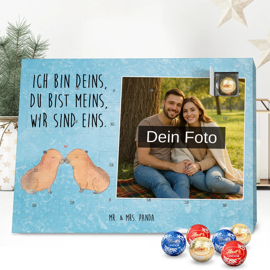 Personalisierter Schoko Foto Adventskalender Capybara Liebe Personalisierter Schoko Foto Adventskalender, Gute Laune, Lustige Sprüche, Tiere, Tiermotive, Liebe, Jahrestag, Liebesbeweis, Kuschel Capybaras, Liebesspruch, Valentinstag, Tierliebe, Ehejubiläum, Partnertiere, Beziehung, Verschmolzen, Capybara, Ich Bin Deins, Herzlich, Geschenkidee, Romantisches Geschenk, Du Bist Meins, Verliebt, Paar, Handgezeichnet
