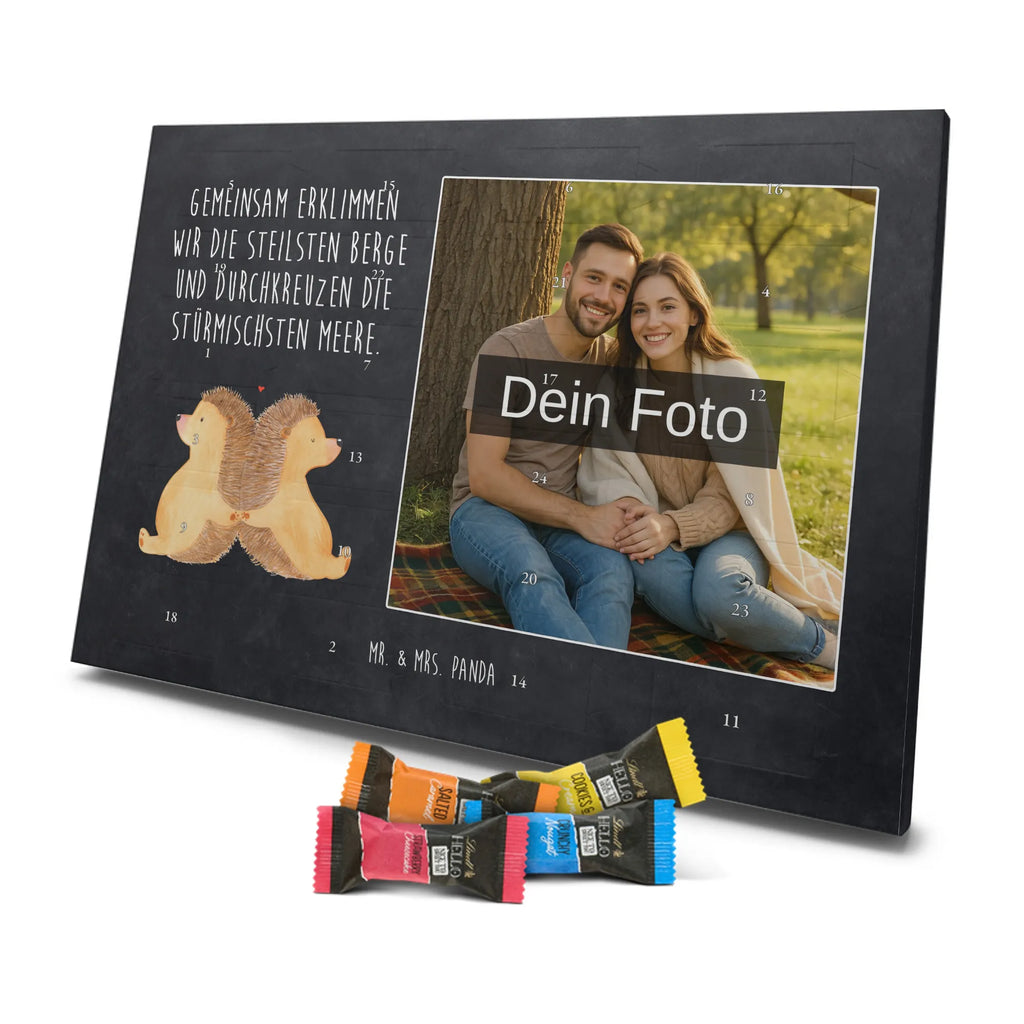 Personalisierter Schoko Foto Adventskalender Igel händchenhaltend Personalisierter Schoko Foto Adventskalender, Partner, Ehemann, Freundin, Ehefrau, Liebesgeschenk, Freund, Hocheitstag, Jahrestag, Heiratsantrag, Verlobung, Liebe, Heiraten, Hochzeit, Igel, Love, Gemeinsamkeit, Hand in Hand, Liebesbotschaft, Igelliebe, Große Liebe, Lieblingsmensch, Liebesbeweis, Geschenk für Zwei