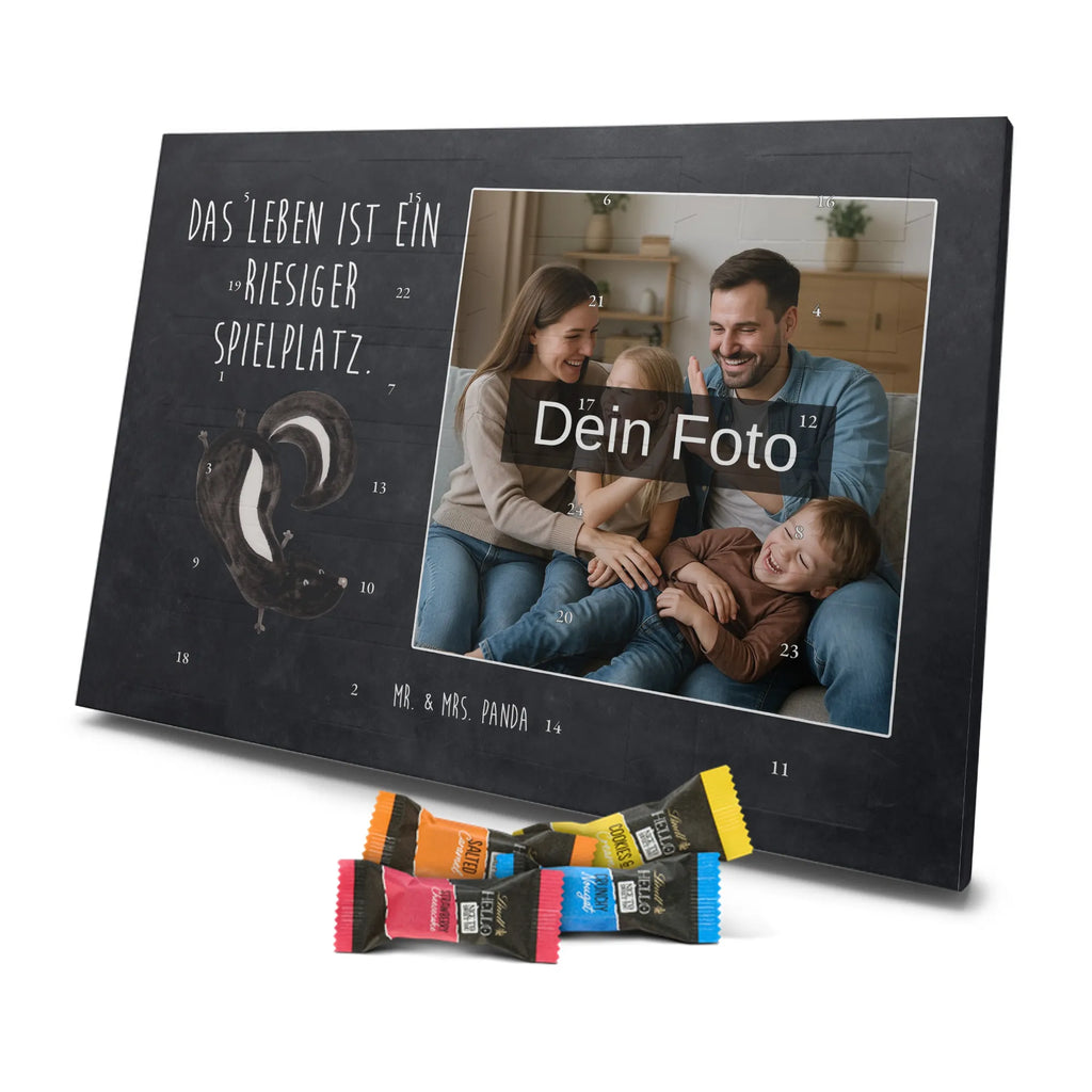 Personalisierter Schoko Foto Adventskalender Stinktier Handstand Personalisierter Schoko Foto Adventskalender, Stinktier, Skunk, Verpielt, Stinker, Raubtier, Spielplatz, Wildtier, Kind, Stinki