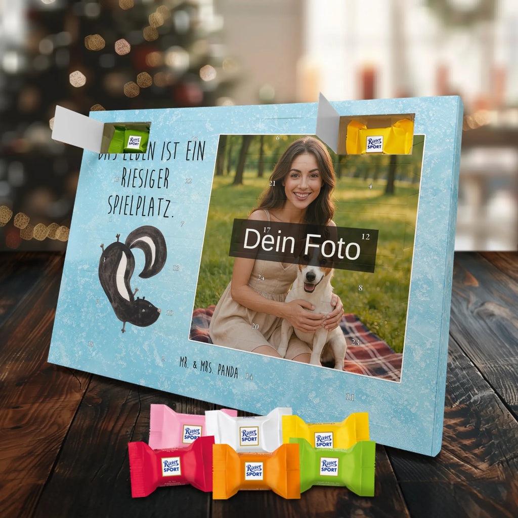Personalisierter Schoko Foto Adventskalender Stinktier Handstand Personalisierter Schoko Foto Adventskalender, Stinktier, Skunk, Verpielt, Stinker, Raubtier, Spielplatz, Wildtier, Kind, Stinki