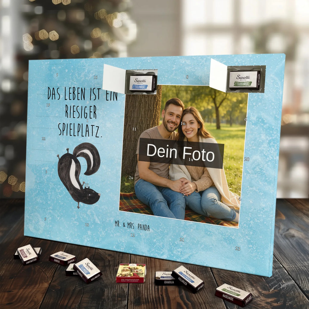 Personalisierter Schoko Foto Adventskalender Stinktier Handstand Personalisierter Schoko Foto Adventskalender, Stinktier, Skunk, Verpielt, Stinker, Raubtier, Spielplatz, Wildtier, Kind, Stinki