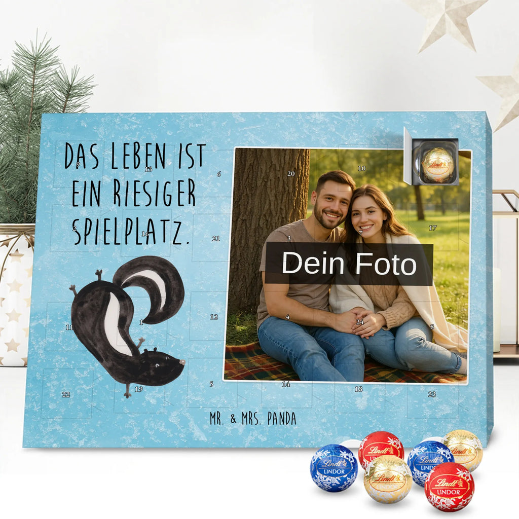 Personalisierter Schoko Foto Adventskalender Stinktier Handstand Personalisierter Schoko Foto Adventskalender, Stinktier, Skunk, Verpielt, Stinker, Raubtier, Spielplatz, Wildtier, Kind, Stinki