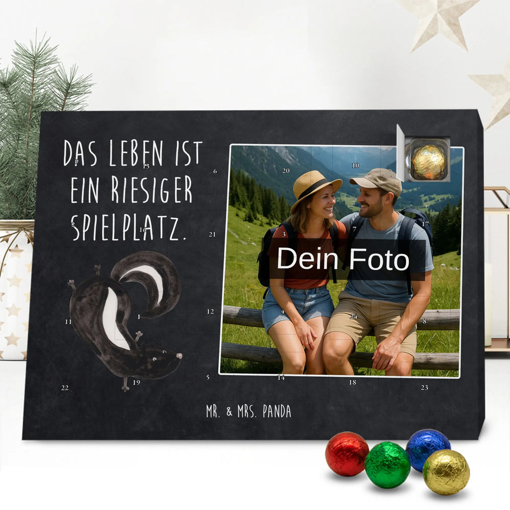 Personalisierter Schoko Foto Adventskalender Stinktier Handstand Personalisierter Schoko Foto Adventskalender, Stinktier, Skunk, Verpielt, Stinker, Raubtier, Spielplatz, Wildtier, Kind, Stinki