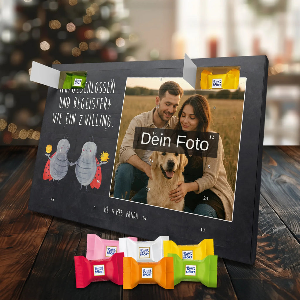 Personalisierter Schoko Foto Adventskalender Sternzeichen Zwilling Personalisierter Schoko Foto Adventskalender, Tierkreiszeichen, Horoskop, Astrologie, Aszendent, Sternzeichen, Geschenk Mai, Zwillingsbruder, Marienkäfer, Zwillingsschwester, Glückskäfer, Zwilling Sternzeichen, Geburtstag Mai, Geschenk Juni, Zwillinge, Zwilling Geschenk