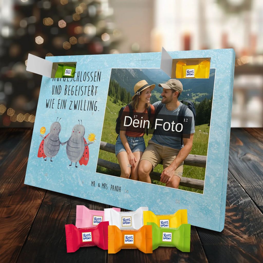 Personalisierter Schoko Foto Adventskalender Sternzeichen Zwilling Personalisierter Schoko Foto Adventskalender, Tierkreiszeichen, Horoskop, Astrologie, Aszendent, Sternzeichen, Geschenk Mai, Zwillingsbruder, Marienkäfer, Zwillingsschwester, Glückskäfer, Zwilling Sternzeichen, Geburtstag Mai, Geschenk Juni, Zwillinge, Zwilling Geschenk