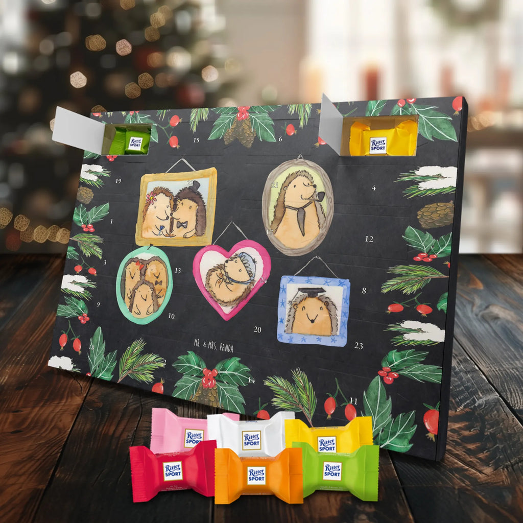 Schokoladen-Weihnachtskalender Igel Familie schoko kalender, adventskalender süßigkeiten, Schokoladen Adventskalender, schokoladenkalender, Schoko-Adventskalender, süßigkeiten kalender, schokokalender, süßigkeiten adventskalender, kalender weihnachten, Weihnachten Adventskalender, schoko weihnachtskalender, adventskalender pralinen, Schokoladen-Adventskalender, Weihnachtskalender, schokoladen kalender, pralinen adventskalender, Adventskalender, Adventskalender Schokolade, kalender schokolade, Schokoladen-Weihnachtskalender, Weihnachtskalender Schokolade, Schoko Adventskalender, Weihnachts Kalender, adventskalender schoko, schokolade adventskalender, weihnachtskalender schoko, Familie, Mama, Vatertag, Papa, Opa, Muttertag, Bruder, Oma, Schwester, Bilder, Glück, Igel, Liebe, Zusammenhalt