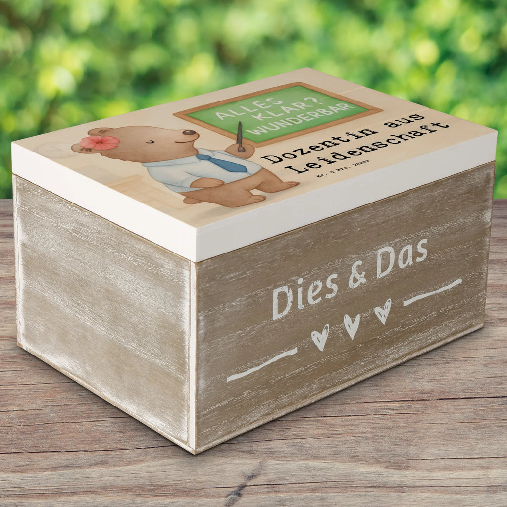 Holzkiste Dozentin Leidenschaft Design Holzbox mit Deckel, Aufbewahrungsbox Holz, truhe holz, box holz, aufbewahrungskiste mit deckel, Holzbox, Holztruhe, Schatulle, aufbewahrungstruhe, Holzkiste mit Deckel, Holzboxen, aufbewahrungsboxen, Holzkiste, aufbewahrungskisten, Holz Aufbewahrungsbox, Box aus Holz, Aufbewahrungskiste, kiste holz, holzkästchen, holztruhen, Holzkisten, holzschachtel, Aufbewahrungsbox aus Holz, holzschatulle, Aufbewahrungsbox, Geschenk, Schenken, Jubiläum, Danke, Dankeschön, Beruf, Ausbildung, Abschied, Rente, Kollege, Kollegin, Arbeitskollege, Mitarbeiter, Firma, Tutorin, Dozentin, Vorlesung, Unterricht, Universität, Professorin, Akademikerin, Uni