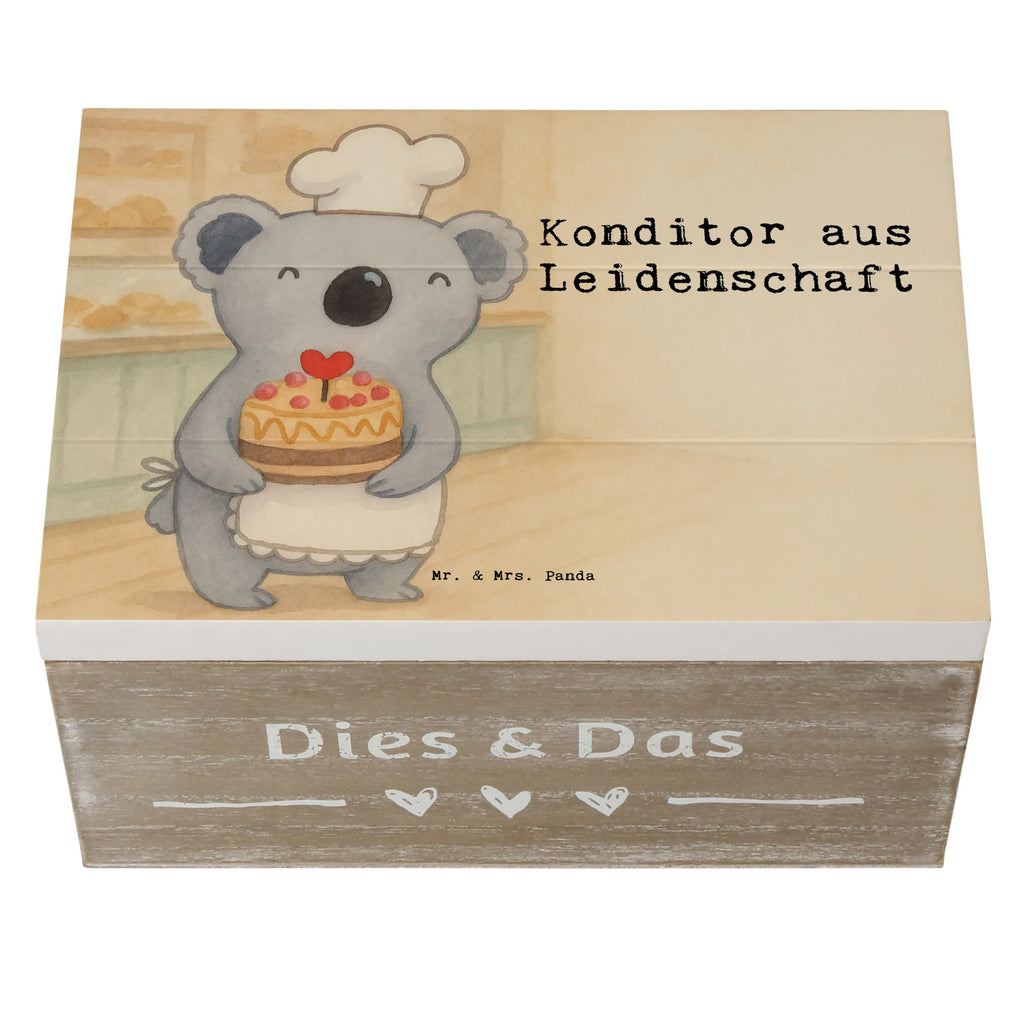 Aufbewahrungsbox Konditor Leidenschaft Design box holz, Holzkiste, holzschachtel, aufbewahrungstruhe, Aufbewahrungsbox, aufbewahrungskisten, Aufbewahrungskiste, Holzbox, aufbewahrungsboxen, Holztruhe, Holzkisten, Holz Aufbewahrungsbox, Box aus Holz, Aufbewahrungsbox aus Holz, Holzbox mit Deckel, aufbewahrungskiste mit deckel, holztruhen, Aufbewahrungsbox Holz, Schatulle, Holzkiste mit Deckel, holzschatulle, Holzboxen, truhe holz, kiste holz, holzkästchen, Geschenk, Schenken, Jubiläum, Danke, Dankeschön, Beruf, Ausbildung, Abschied, Rente, Kollege, Kollegin, Arbeitskollege, Mitarbeiter, Firma, Konditor, Bäcker, Kuchenbäcker, Patissier, Confiseur