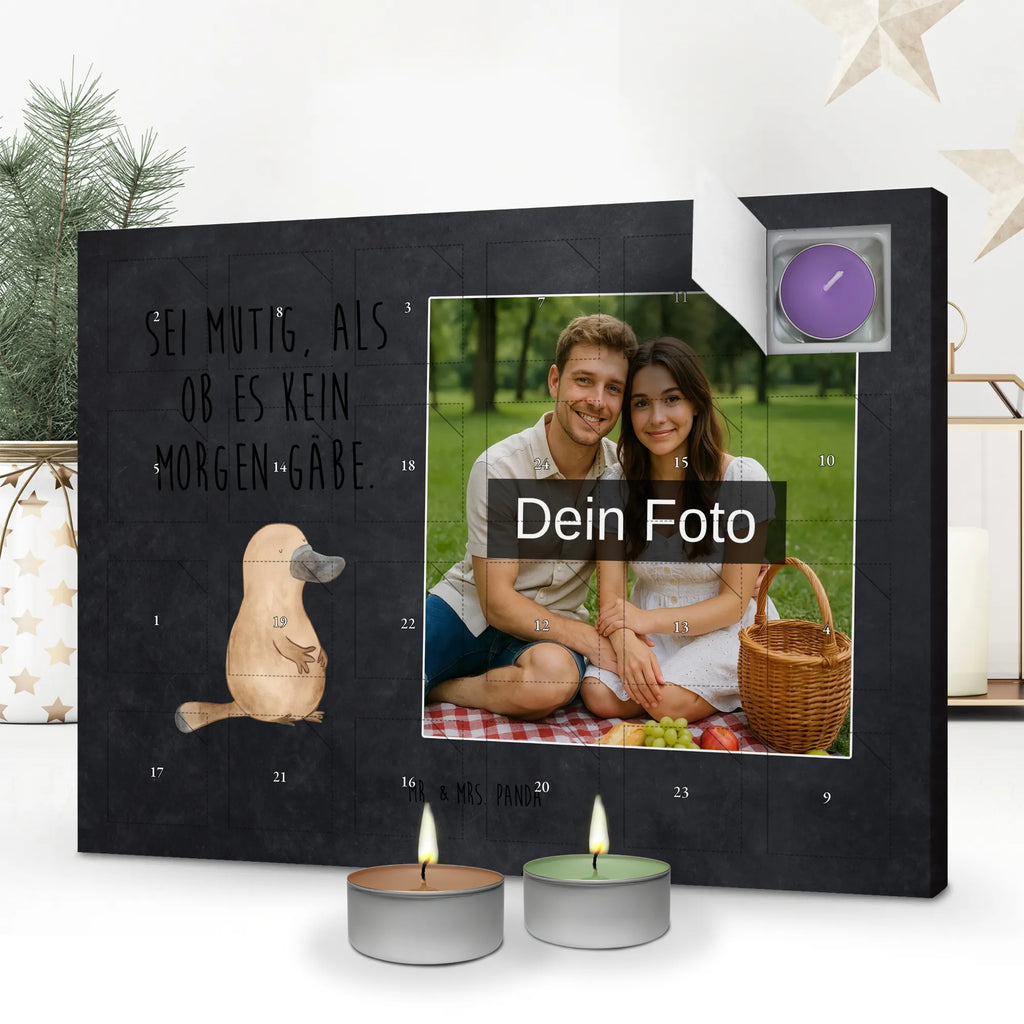 Personalisierter Duftkerzen Foto Adventskalender Schnabeltier Mut Personalisierter Duftkerzen Foto Adventskalender, Meer, Urlaub, Meerestiere, Schnabeltier, Mut, Weltreise, mutig, Schnabeltiere, Büro, Lebensweisheit, Training, Neuanfang, Arbeit, Neustart, Motivation, Raodtrip