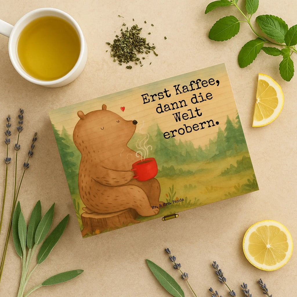 Teebox Holz Bär Kaffee Design tee organizer, teebeutel aufbewahrung, teebox, teeaufbewahrungsbox, teebeutel organizer, teebehälter, teebeutel behälter, teebeutel aufbewahrungsbox, tee organizer box, aufbewahrungsbox für teebeutel, tee sortierbox, teedose, aufbewahrungsbox tee, teekiste, aufbewahrung tee, box für teebeutel, teeaufbewahrung, teekasten, box für tee, tee kiste, teebox für teebeutel, teebeutelbox, holzteebox, tee beutel halter, vorratsbox tee, holzteekiste, Teddy, Bär, Teddybär, guten Morgen, Morgenroutine, Kaffee, Bären, Coffee, Motivation, Welt retten, Welt erobern