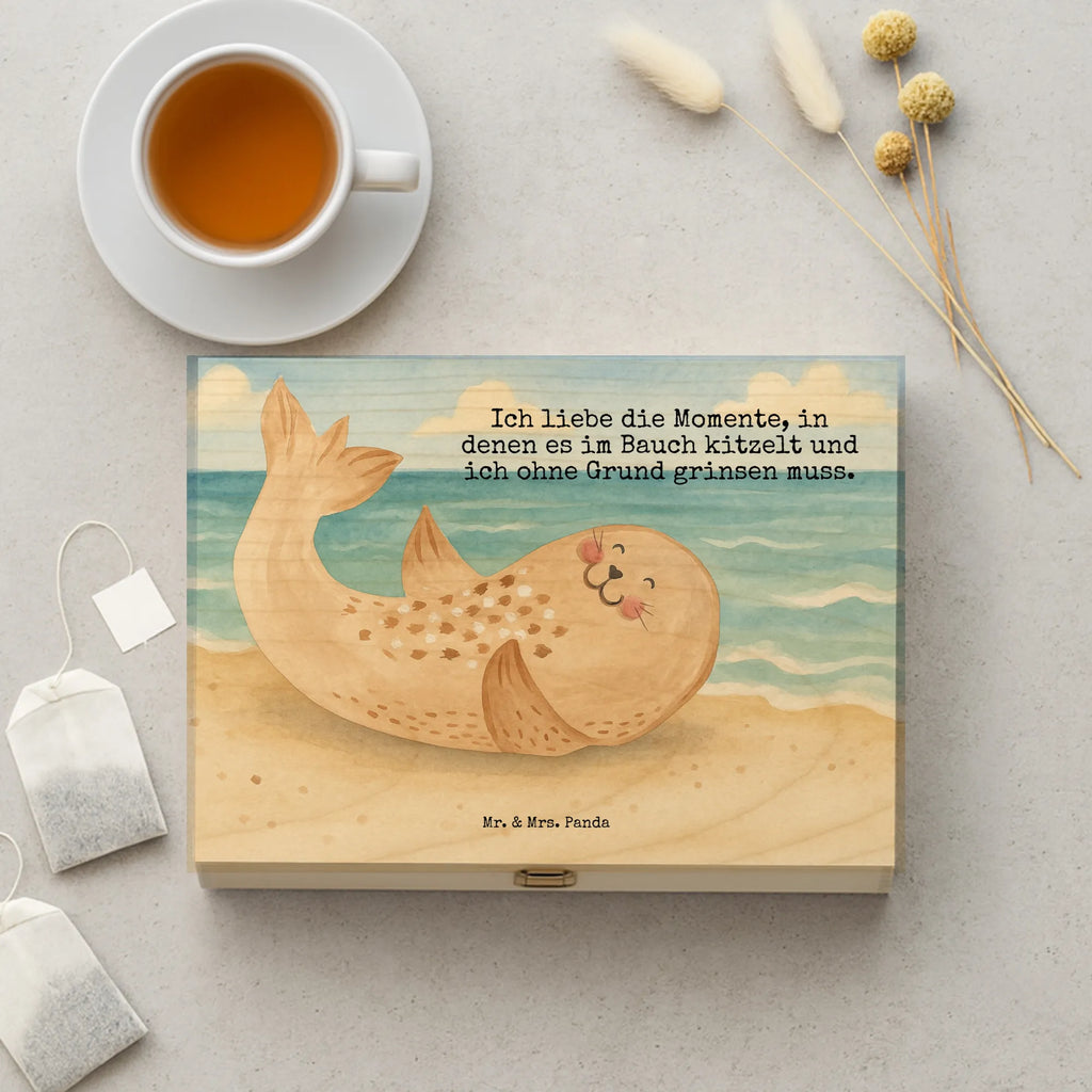 teebeutel aufbewahrungsbox Robbe Liegen Design tee organizer, teedose, tee kiste, teekiste, aufbewahrungsbox tee, vorratsbox tee, teebox, teebox für teebeutel, box für teebeutel, teebeutel aufbewahrungsbox, teebeutel aufbewahrung, teebeutel organizer, teeaufbewahrungsbox, teebeutelbox, tee organizer box, teebehälter, holzteekiste, tee beutel halter, teekasten, tee sortierbox, aufbewahrungsbox für teebeutel, aufbewahrung tee, teebeutel behälter, box für tee, teeaufbewahrung, holzteebox, lustige Sprüche, Tiere, Tiermotive, Gute Laune, Ostsee, Seehund, Robbe, Meerestier, Freude, Strand, Nordsee, Lachen, Robben