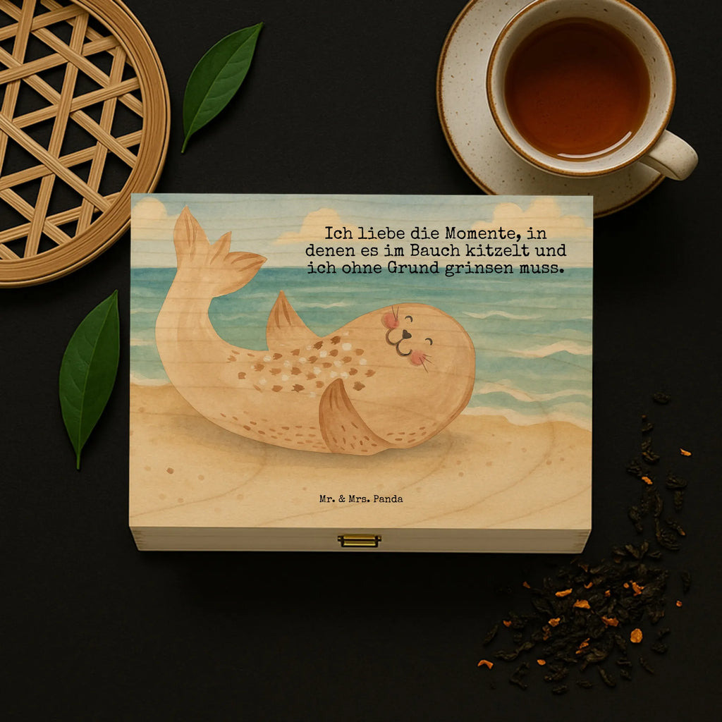 teebeutel aufbewahrungsbox Robbe Liegen Design tee organizer, teedose, tee kiste, teekiste, aufbewahrungsbox tee, vorratsbox tee, teebox, teebox für teebeutel, box für teebeutel, teebeutel aufbewahrungsbox, teebeutel aufbewahrung, teebeutel organizer, teeaufbewahrungsbox, teebeutelbox, tee organizer box, teebehälter, holzteekiste, tee beutel halter, teekasten, tee sortierbox, aufbewahrungsbox für teebeutel, aufbewahrung tee, teebeutel behälter, box für tee, teeaufbewahrung, holzteebox, lustige Sprüche, Tiere, Tiermotive, Gute Laune, Ostsee, Seehund, Robbe, Meerestier, Freude, Strand, Nordsee, Lachen, Robben