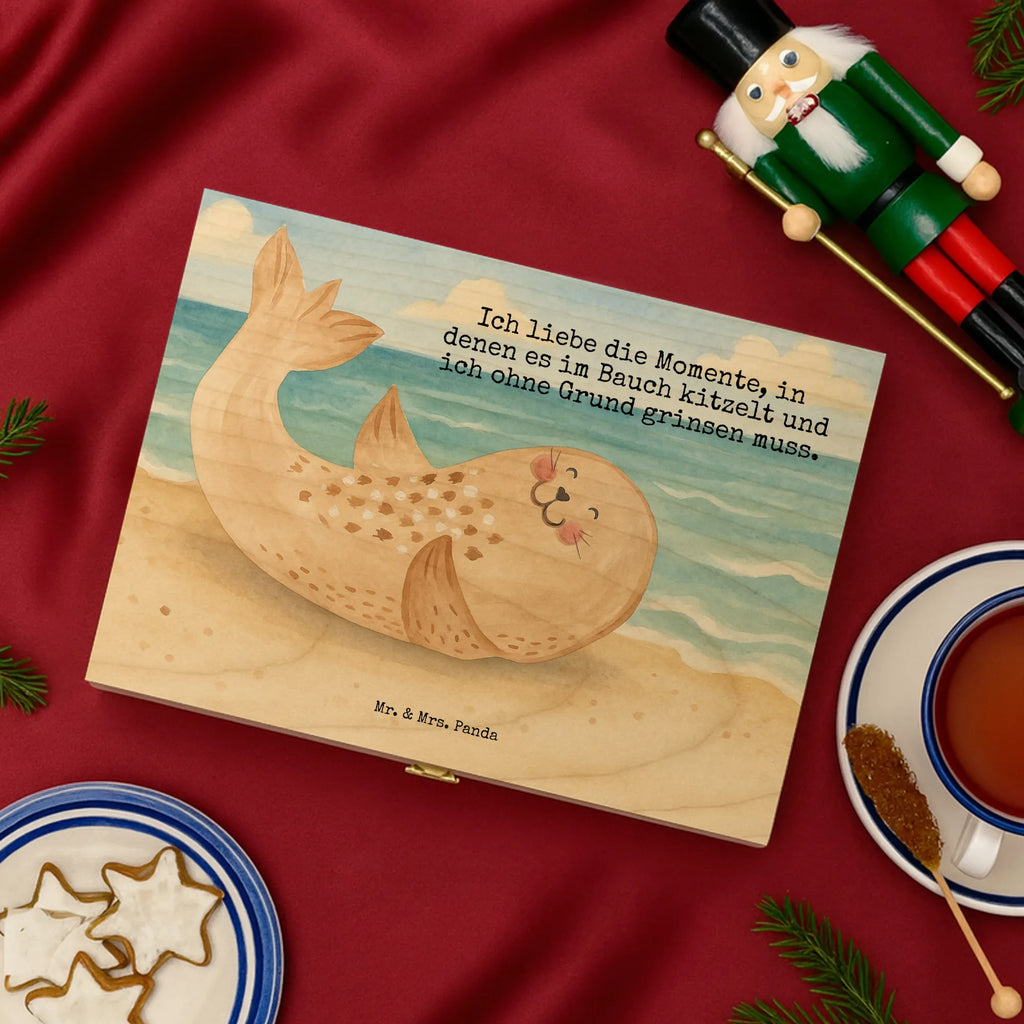 teebeutel aufbewahrungsbox Robbe Liegen Design tee organizer, teedose, tee kiste, teekiste, aufbewahrungsbox tee, vorratsbox tee, teebox, teebox für teebeutel, box für teebeutel, teebeutel aufbewahrungsbox, teebeutel aufbewahrung, teebeutel organizer, teeaufbewahrungsbox, teebeutelbox, tee organizer box, teebehälter, holzteekiste, tee beutel halter, teekasten, tee sortierbox, aufbewahrungsbox für teebeutel, aufbewahrung tee, teebeutel behälter, box für tee, teeaufbewahrung, holzteebox, lustige Sprüche, Tiere, Tiermotive, Gute Laune, Ostsee, Seehund, Robbe, Meerestier, Freude, Strand, Nordsee, Lachen, Robben