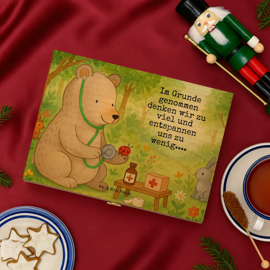 tee sortierbox Bär Arzt Design tee organizer box, teebeutel aufbewahrung, teeaufbewahrung, teebox, teebeutelbox, aufbewahrungsbox tee, tee organizer, teebehälter, box für tee, teekiste, holzteebox, box für teebeutel, teebox für teebeutel, teebeutel organizer, aufbewahrungsbox für teebeutel, teebeutel behälter, aufbewahrung tee, teebeutel aufbewahrungsbox, teeaufbewahrungsbox, holzteekiste, tee beutel halter, tee sortierbox, teedose, teekasten, tee kiste, vorratsbox tee, Teddy, Bär, Teddybär, Doktor, Ärztin, Professor, Arzt, Doktorin, Professorin