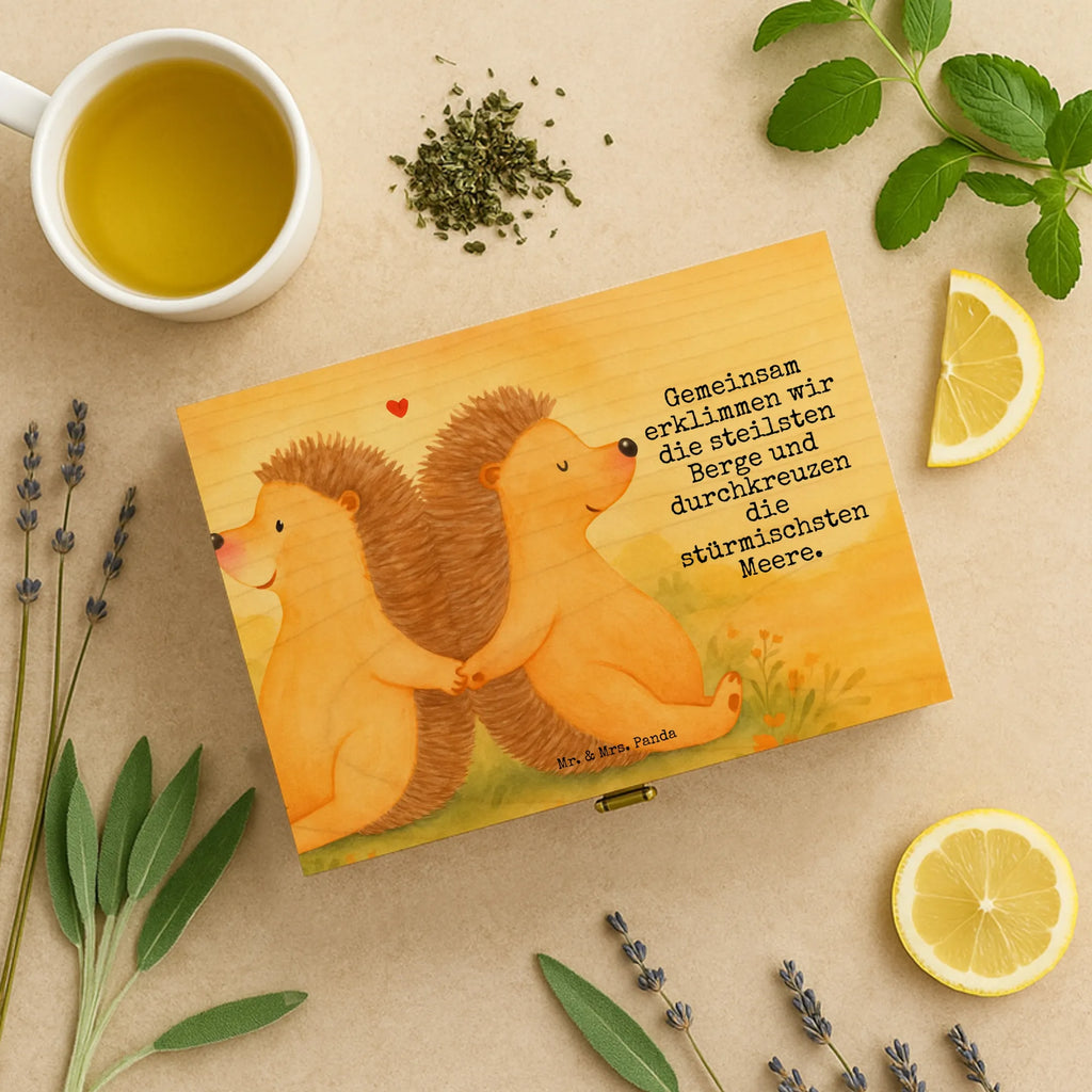 teebox Igel händchenhaltend Design aufbewahrungsbox für teebeutel, teekiste, teebehälter, teekasten, box für tee, teebeutel aufbewahrung, tee beutel halter, teebeutel behälter, teeaufbewahrungsbox, tee kiste, teebeutel aufbewahrungsbox, teeaufbewahrung, teebox, tee organizer, holzteekiste, vorratsbox tee, box für teebeutel, teebeutelbox, tee sortierbox, teebox für teebeutel, aufbewahrungsbox tee, holzteebox, tee organizer box, aufbewahrung tee, teebeutel organizer, teedose, Freundin, Freund, Liebe, Liebesgeschenk, Jahrestag, Verlobung, Partner, Ehemann, Ehefrau, Heiraten, Heiratsantrag, Hocheitstag, Hand in Hand, Hochzeit, Liebesbeweis, Love, Igelliebe, Geschenk für zwei, Igel, Gemeinsamkeit, Lieblingsmensch, Liebesbotschaft, große Liebe