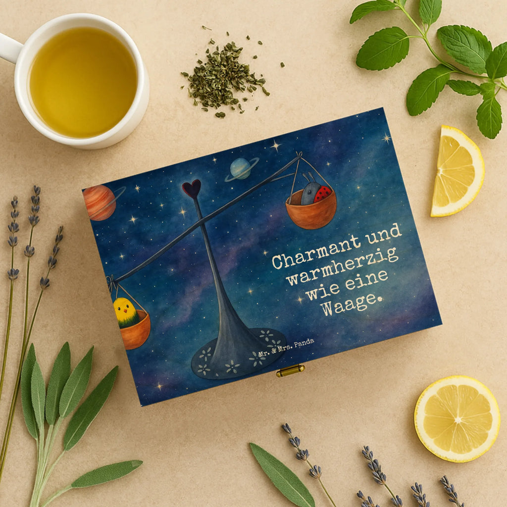 teebox Sternzeichen Waage Design aufbewahrungsbox tee, teekiste, teebeutel organizer, holzteekiste, teekasten, teeaufbewahrung, teebox für teebeutel, aufbewahrungsbox für teebeutel, teeaufbewahrungsbox, tee organizer, teebeutelbox, box für tee, tee organizer box, vorratsbox tee, tee kiste, tee sortierbox, teebeutel aufbewahrungsbox, teebeutel behälter, tee beutel halter, holzteebox, teebeutel aufbewahrung, teebox, box für teebeutel, teebehälter, aufbewahrung tee, teedose, Sternzeichen, Tierkreiszeichen, Horoskop, Astrologie, Aszendent, Hummel, Geschenk September, Geschenk Oktober, Geburtstag Oktober, Biene, Waage Sternzeichen, Gleichgewicht, Geburtstag September, Waage Geschenk, Waage, Marienkäfer