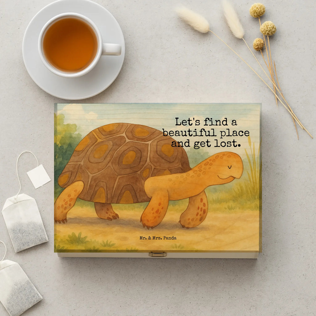 teebeutelbox Schildkröte Marschieren Design holzteekiste, teebeutelbox, aufbewahrungsbox für teebeutel, teebeutel aufbewahrung, teedose, box für tee, tee kiste, holzteebox, tee beutel halter, teebehälter, teebox für teebeutel, teebeutel organizer, tee organizer box, teeaufbewahrung, aufbewahrung tee, teekiste, teebox, teekasten, tee organizer, teeaufbewahrungsbox, teebeutel aufbewahrungsbox, aufbewahrungsbox tee, box für teebeutel, vorratsbox tee, teebeutel behälter, tee sortierbox, Meer, Urlaub, Meerestiere, Schildkröte, Inspiration, Neustart, Schildkröten, Abenteuer, Reiselust, Motivation, Lieblingsmensch, get lost