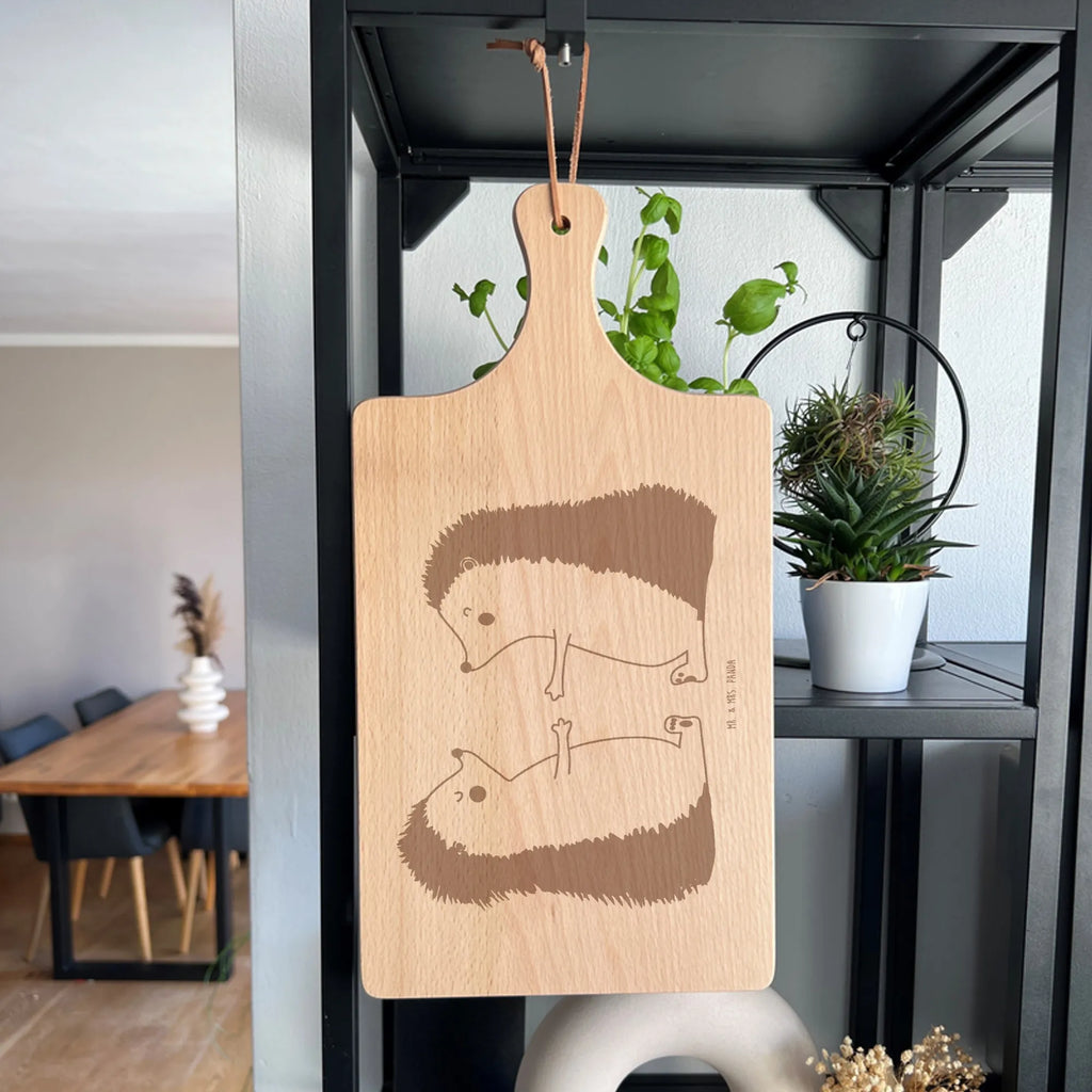 schneidebrett buche Igel Liebe aufschnittbrett, holzbrett mit griff, Holzbrett, Brotschneidebrett, küchenholzbrett, Schneidebrett, Brotzeitbrett, holzschneidebrett, brotbrett, brett buche, Käsebrett, Brettchen, Frühstücksbrett, servierbrett mit griff, küchenbrett mit griff, schneidebrett mit griff, frühstücksbrett holz, vesperbrett, frühstücksbrett buche, brett buchenholz, holz schneidbrett, schneidebrett buche, Schneidebrett Holz, jausenbrett, brett holz, buchenbrett, buchenholz brett, schneidebrett buchenholz, Servierbrett, frühstücksbrett mit griff, buchenholz schneidebrett, käsebrett holz, Küchenbrett, servierbrett holz, schneidbrett, brett mit griff, Freundin, Freund, Liebe, Liebesgeschenk, Jahrestag, Verlobung, Partner, Ehemann, Ehefrau, Heiraten, Heiratsantrag, Hocheitstag, Verliebt, Verheiratet, Geschenk, Liebesbeweis, Igel, Hochzeitstag, Hochzeit, Verlobt