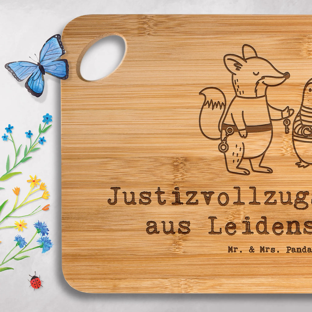 jausenbrett Justizvollzugsbeamter Leidenschaft holzservierbrett, holzschneidebrett, snackbrett, brotzeitbrettchen, Holzbrett, Schneidebrett, anrichtebrett, Frühstücksbrett, schneidbrett, Holzbrettchen, küchenbrettchen, wurstbrett, vesperbrett, Brotzeitbrett, Frühstücksbrettchen, Brotschneidebrett, Servierbrett, holzfrühstücksbrett, jausenbrett, holzschneidbrett, essbrett, essbrettchen, vesperbrettchen, Käsebrett, Hackbrett, käseschneidebrett, Küchenbrett, servierbrettchen, tapasbrett, brotbrett, holzfrühstücksbrettchen, jausenbrettchen, wurstschneidebrett, Geschenk, Schenken, Jubiläum, Danke, Dankeschön, Beruf, Ausbildung, Abschied, Rente, Kollege, Kollegin, Arbeitskollege, Mitarbeiter, Firma, Gefängniswärter, Justizvollzugsbeamter