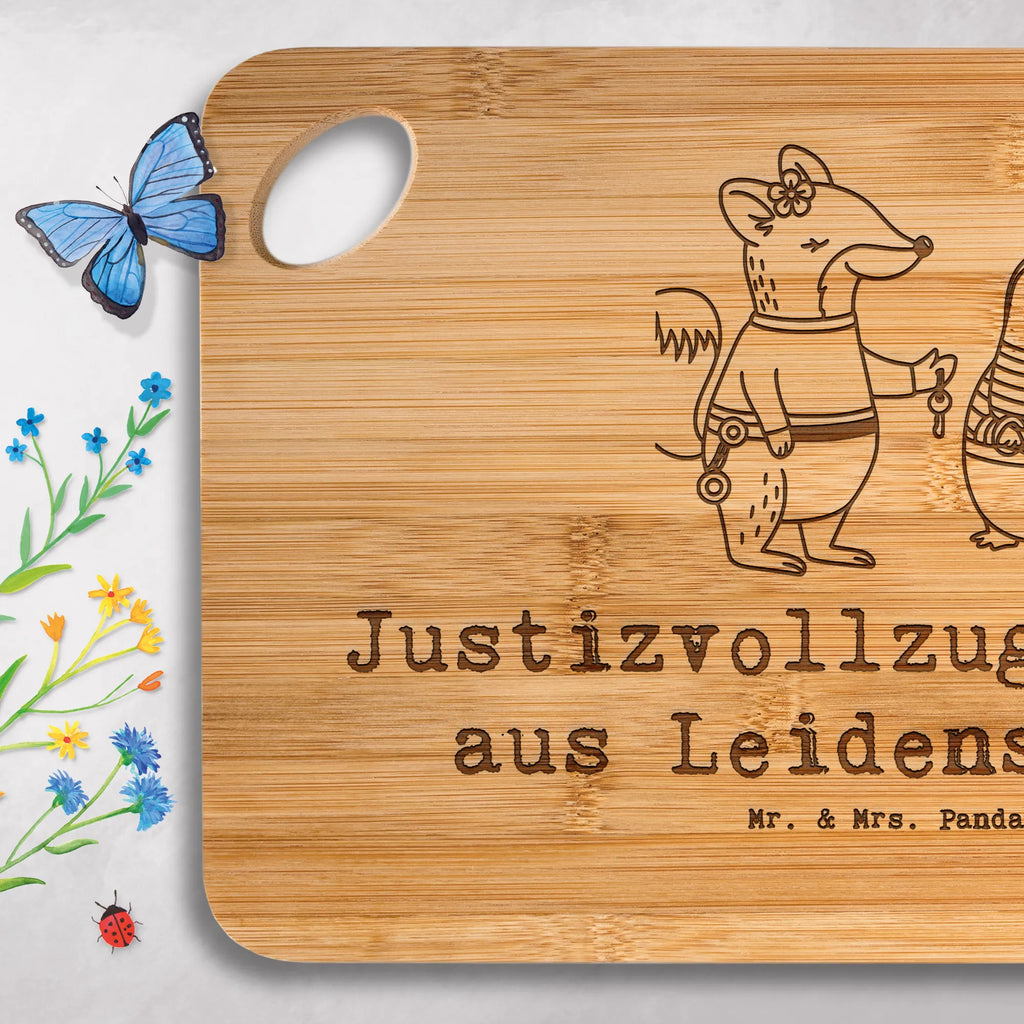 Schneidebrett Justizvollzugsbeamte Leidenschaft wurstschneidebrett, brotbrett, brotzeitbrettchen, Holzbrett, vesperbrettchen, Brotschneidebrett, holzfrühstücksbrettchen, servierbrettchen, Brotzeitbrett, Schneidebrett, holzservierbrett, essbrett, Käsebrett, jausenbrettchen, jausenbrett, holzschneidebrett, Hackbrett, essbrettchen, Frühstücksbrettchen, schneidbrett, holzschneidbrett, wurstbrett, Holzbrettchen, käseschneidebrett, holzfrühstücksbrett, snackbrett, tapasbrett, anrichtebrett, vesperbrett, Küchenbrett, küchenbrettchen, Servierbrett, Frühstücksbrett, Geschenk, Schenken, Jubiläum, Danke, Dankeschön, Beruf, Ausbildung, Abschied, Rente, Kollege, Kollegin, Arbeitskollege, Mitarbeiter, Firma, Justizvollzugsbeamte, Gefängniswärterin