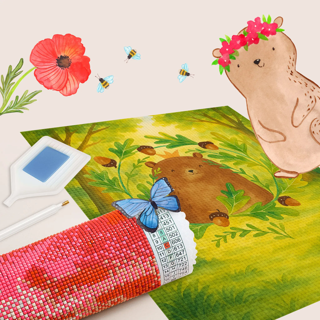 Diamond Painting Bär König Design diamant malerei, mosaik bilder, funkelbilder, diamant gemälde, malen mit diamanten, diamond painting bilder, diy diamant painting set, strass malerei, glitzerbild, diamant malerei set, diy diamond painting, diamond art, diamant painting set, diamond painting set, diamant stickerei set, glitzerbilder, Kristallbild, diamond painting komplettset, diamond painting kits, diamant stickerei, diamant mosaik, diamantbild, diamant steine bilder, diamant painting kit, mosaik set, diamant bastelset, 5d diamant painting, steinchenbilder, diamant kunst, strassbilder, diamant painting bilder, diamant malset, diamond painting sets, diamond painting kit, Diamond Painting, mosaik malerei, diamant painting, diamant bilder, bilder mit diamanten, 5d diamond painting, Teddy, Bär, Teddybär, Vatertag, Daddy, Vater, Dad, Papa Bär, Bester Papa, Papa, Papi, Bester Vater, Weltbester Papa