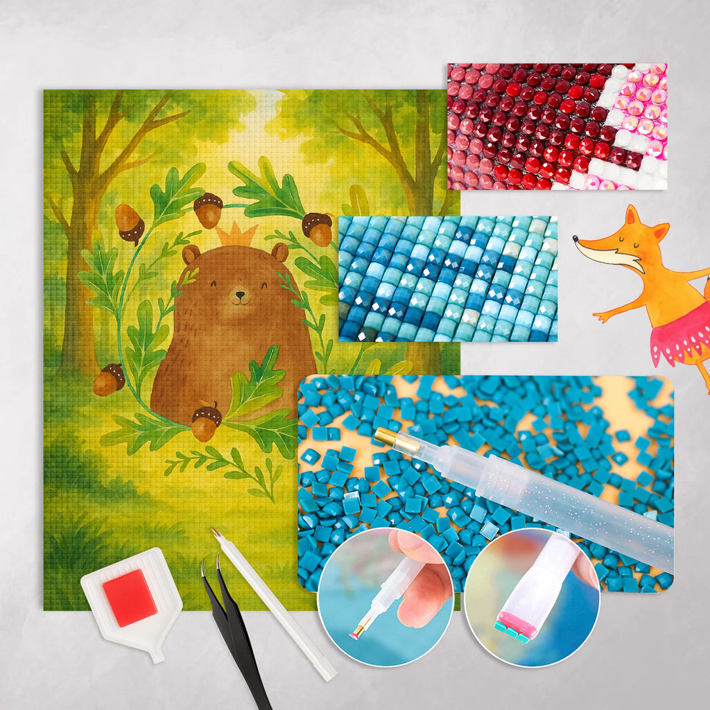 Diamond Painting Bär König Design diamant malerei, mosaik bilder, funkelbilder, diamant gemälde, malen mit diamanten, diamond painting bilder, diy diamant painting set, strass malerei, glitzerbild, diamant malerei set, diy diamond painting, diamond art, diamant painting set, diamond painting set, diamant stickerei set, glitzerbilder, Kristallbild, diamond painting komplettset, diamond painting kits, diamant stickerei, diamant mosaik, diamantbild, diamant steine bilder, diamant painting kit, mosaik set, diamant bastelset, 5d diamant painting, steinchenbilder, diamant kunst, strassbilder, diamant painting bilder, diamant malset, diamond painting sets, diamond painting kit, Diamond Painting, mosaik malerei, diamant painting, diamant bilder, bilder mit diamanten, 5d diamond painting, Teddy, Bär, Teddybär, Vatertag, Daddy, Vater, Dad, Papa Bär, Bester Papa, Papa, Papi, Bester Vater, Weltbester Papa