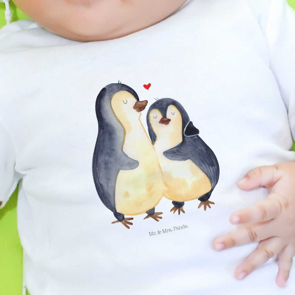 Organic Baby Shirt Pinguin umarmen Baby T-Shirt, Jungen Baby T-Shirt, Mädchen Baby T-Shirt, Shirt, Pinguin, Liebe, Liebespaar, Liebesbeweis, Liebesgeschenk, Verlobung, Jahrestag, Hochzeitstag, Hochzeit, Hochzeitsgeschenk