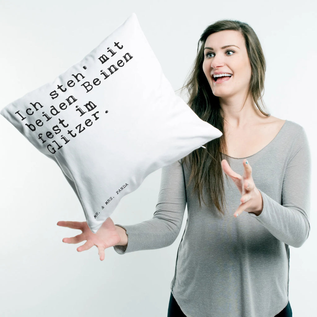 40x40 Kissen Sprüche und Zitate Ich steh' mit beiden Beinen fest im Glitzer. Sofakissen, Zierkissen, Kissen 40x40, Kissenbezüge, Couchkissen, Sofakissen 40x40, Kissen, Motivkissen, Kissenbezug 40x40, Kissenhülle 40x40, Dekokissen 40x40, sitzkissen, sofakissen, Kissenhülle, Kopfkissen, Kissen 40x40 Waschbar, Dekokissen, Kopfkissen 40x40, Dekokissen Sofa, Spruch, Sprüche, lustige Sprüche, Weisheiten, Zitate, Spruch Geschenke, Spruch Sprüche Weisheiten Zitate Lustig Weisheit Worte