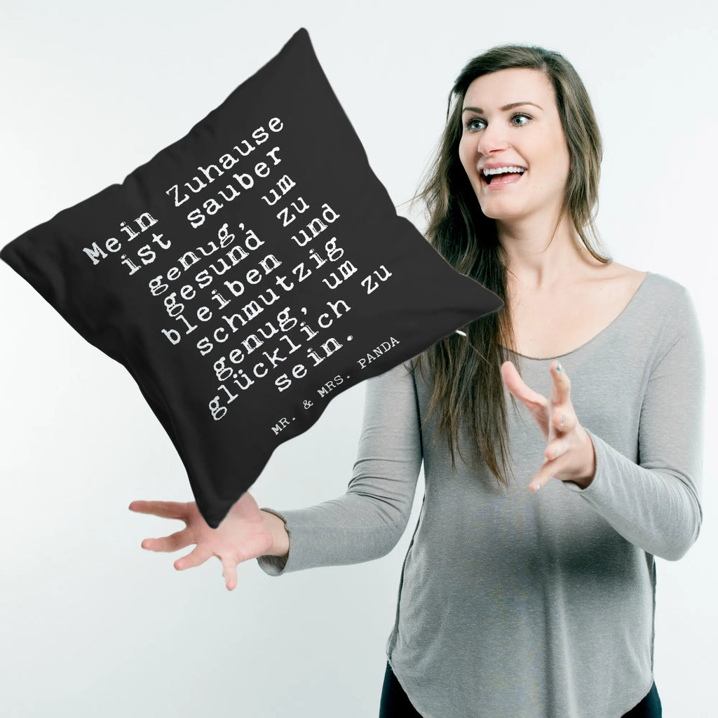 40x40 Kissen Fun Talk Mein Zuhause ist sauber genug, um gesund zu bleiben und schmutzig genug, um glücklich zu sein. Sofakissen, sofakissen, Kissen, Dekokissen, Kissenbezug 40x40, Kissenbezüge, Dekokissen Sofa, Kissenhülle, Dekokissen 40x40, Kissen 40x40, Motivkissen, Sofakissen 40x40, Kissen 40x40 Waschbar, Kissenhülle 40x40, Couchkissen, sitzkissen, Zierkissen, Kopfkissen 40x40, Kopfkissen, Spruch, Sprüche, lustige Sprüche, Weisheiten, Zitate, Spruch Geschenke, Glizer Spruch Sprüche Weisheiten Zitate Lustig Weisheit Worte