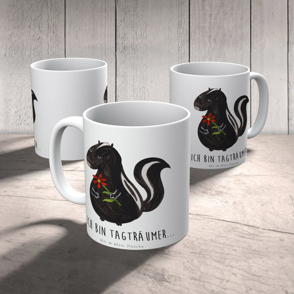 Mug skunk flower Geschenktasse, Tasse mit Motiven, Kaffeetasse, Bürotasse, Keramiktasse, Porzellantasse, Teetasse, Tasse, Tasse mit Zitaten, Stinktier, Skunk, Raubtier, Dreams, Träume, Tagträumer, Stinker, Stinki, Wildtier, verträumt