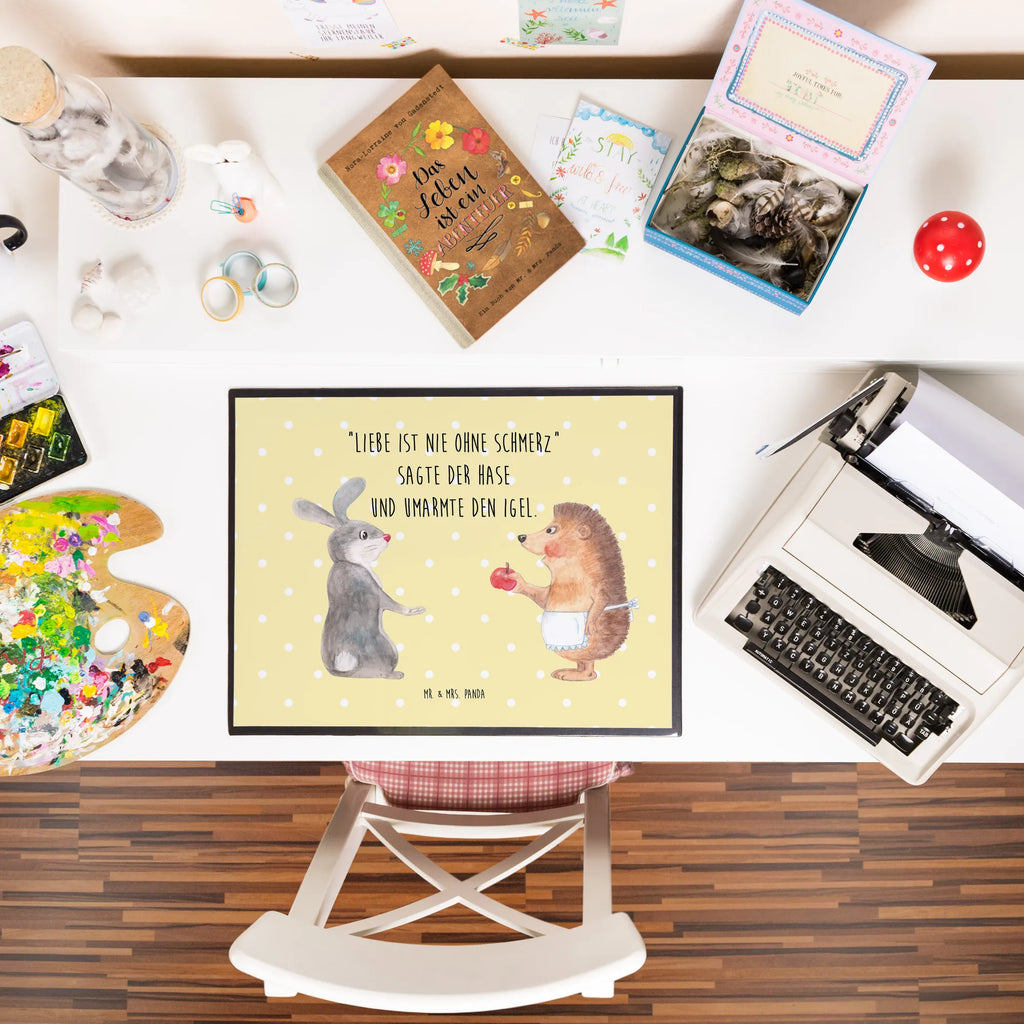 Desk pad Hare Hedgehog Schreibwaren, Bürobedarf, Schreibtisch Unterlagen, Schreibtischunterlage Groß, Schreibtischauflage, Büroartikel, Schreibunterlage, Tiermotive, Gute Laune, lustige Sprüche, Tiere, Liebe Spruch, Trösten, Herzschmerz, Trennungsschmerz, Igel, Spruch romantisch, Hase, Liebeskummer Geschenk, Igel und Hase