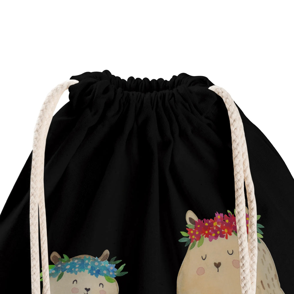 Sportbeutel Bären mit Blumenkranz Alltagstasche, zugbeutel, gym tasche, Gymsack, beutel mit kordelzug, Gymbag, Sportbeutel Für Freizeit, wanderbeutel, zuziehbeutel, Sportbeutel Fitness, festival rucksack, Baumwolltasche, rucksack stoff, Sportbeutel Mit Kordelzug, Öko Sportbeutel, Sportbeutel, sportbeutel baumwolle, Sportbeutel Training, Stofftasche, beutelrucksack, kordelrucksack, baumwoll rucksack, Sportbeutel Aus Baumwolle, Turnbeutel Mit Kordel, Sportbeutel Outdoor, Festival Beutel, Sportbeutel Kita, kordelzugbeutel, Sportrucksack, Turnbeutel, Sportbeutel Kindergarten, freizeit rucksack, baumwolle beutel, Stoffbeutel, festivalbeutel, rucksack beutel, rucksack mit kordel, Turnbeutel Schule, Baumwollbeutel, Sportbeutel Für Sport, festival tasche, Sportbeutel Schule, gym rucksack, gym beutel, stoff rucksack, turnbeutel baumwolle, wander rucksack, gymnastiktasche, Oma, Bruder, Opa, Vatertag, Familie, Muttertag, Papa, Schwester, Mama, Lieblingsmama, Mutti, Kinder, Bären, Tochter, Bär, Lieblingsmensch, Weltbeste Mama, Vorbild, Töchter, Beste Mutter, Geschenk Mama. Muttertag, Mami, Mutter, Kind, Family