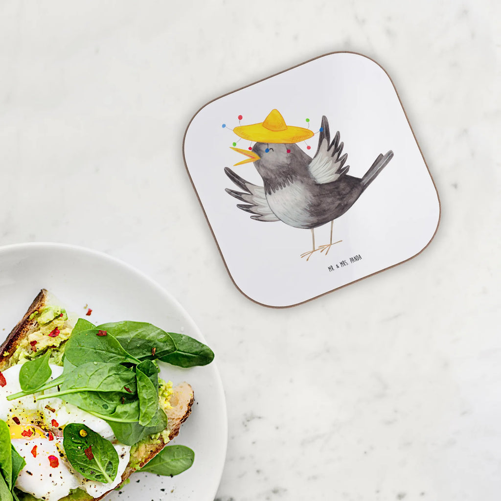 Square coaster Crow sombrero Untersetzer Holz, Getränkeuntersetzer, Untersetzer für Gläser, Glasuntersetzer, Holzuntersetzer, Tassen Untersetzer, Untersetzer Design, Untersetzer, Untersetzer Gläser, Bierdeckel, Korkuntersetzer, Untersetzer aus Holz, Tiermotive, Gute Laune, lustige Sprüche, Tiere, froh, Motivation, Elster, glücklich sein, Rabe, Spruch positiv, Vögel, Vogel, Glück Spruch, fröhlich sein
