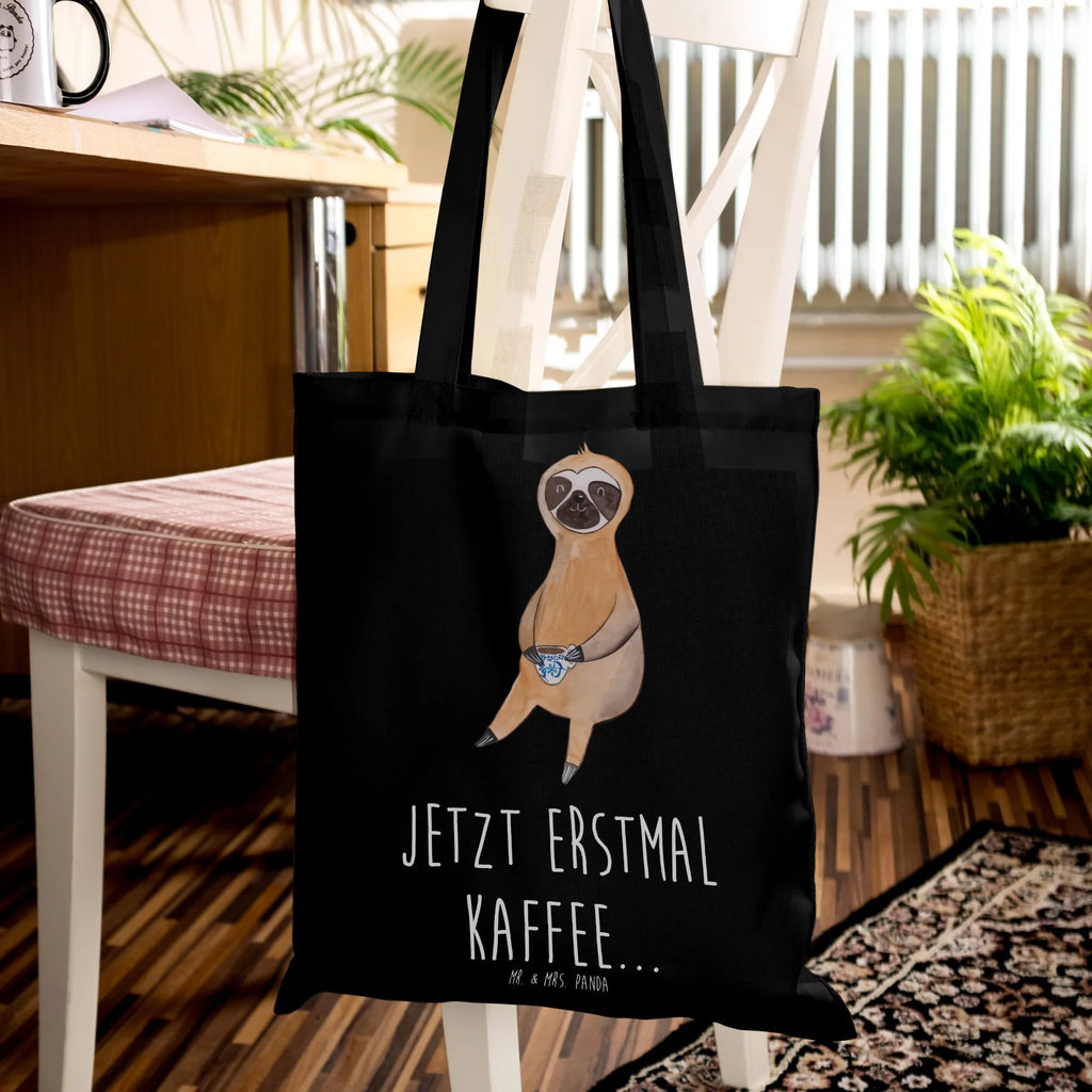 Tote bag sloth Coffee umhängetasche baumwolle, beutel baumwolle, Beutel, schulterbeutel, Baumwoll-Tragetasche, tragetasche baumwolle, baumwoll shopper, Tüte, einkaufsshopper, Unitasche, Schulbeutel, Jutetasche, Baumwoll-Shopper, Baumwollbeutel, Freizeittasche, Laptoptasche, Tote Bag, schultertasche baumwolle, tragbeutel, stofftasche baumwolle, Shopper, freizeitbeutel, Einkaufstasche, einkaufstasche baumwolle, textiltasche, Stoffbeutel, Tasche, stoff shopper, Schultertasche, Baumwolltasche, Stoff-Tragetasche, tasche baumwolle, Einkaufstüte, canvas tasche, Umhängetasche, totebag, Alltagstasche, Uni Tasche, Büchertasche, Schultasche, Tragetasche, universaltasche, dokumententasche, festivaltasche, Einkaufsbeutel, studententasche, henkeltasche baumwolle, campus tasche, umhängebeutel, Jutebeutel, textilbeutel, Henkeltasche, Stofftasche, festival tasche, Strandtasche, Shopping Tasche, Faultier Deko, Faultier, Faultier Geschenk, Kaffeetasse, Kaffeegetränk, faul, Morgenmuffel, Coffee, Lieblingstier, Erster Kaffee, Genießer, Frühaufsteher, Kaffee, Faultiere