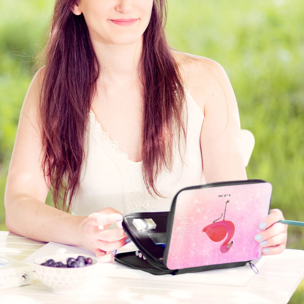 Federmappe Flamingo classic Grundschule, Einschulung, Federmäppchen, Stiftetasche, Büro Stifte Etui, Schülerin, Motiv, Federmappe Einschulung, Geschenk, Kinder Federmappe, Federmäppchen bedruckt, Stifterolle, Schüler, Schule, Federmappe, Stifte Etui, Kind, Bestückte Federmappe, Flamingo, Freundin, Sohn, Außenseiter, Spruch, Stolz, Freundinnen, für mich, Geschwister, Selbstliebe, Einzigartig, ich, Tochter