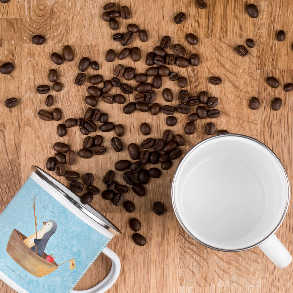 Kempingowy kubek emaliowany pingwin łódka wędkarska Emaille Tasse, Trinkbecher, Kaffeebecher, Campingbecher, becher emaille, reisetasse, Becher, Teetasse, Campingtasse, Kaffeetasse, Tasse, Pott, Emaille Becher, Metalltasse, emaillebecher, Reisebecher, Teebecher, wanderbecher, Tasse Emaille, blechbecher, metallbecher, Emailletasse, Blechtasse, wandertasse, Pinguin, Geschenkidee Liebeskummer, Trennung, Genießen, Boot, Leben, Scheidung, Pinguine, Neustart, Angelboot, Lebenslust, Motivation, Neuanfang, Angeln