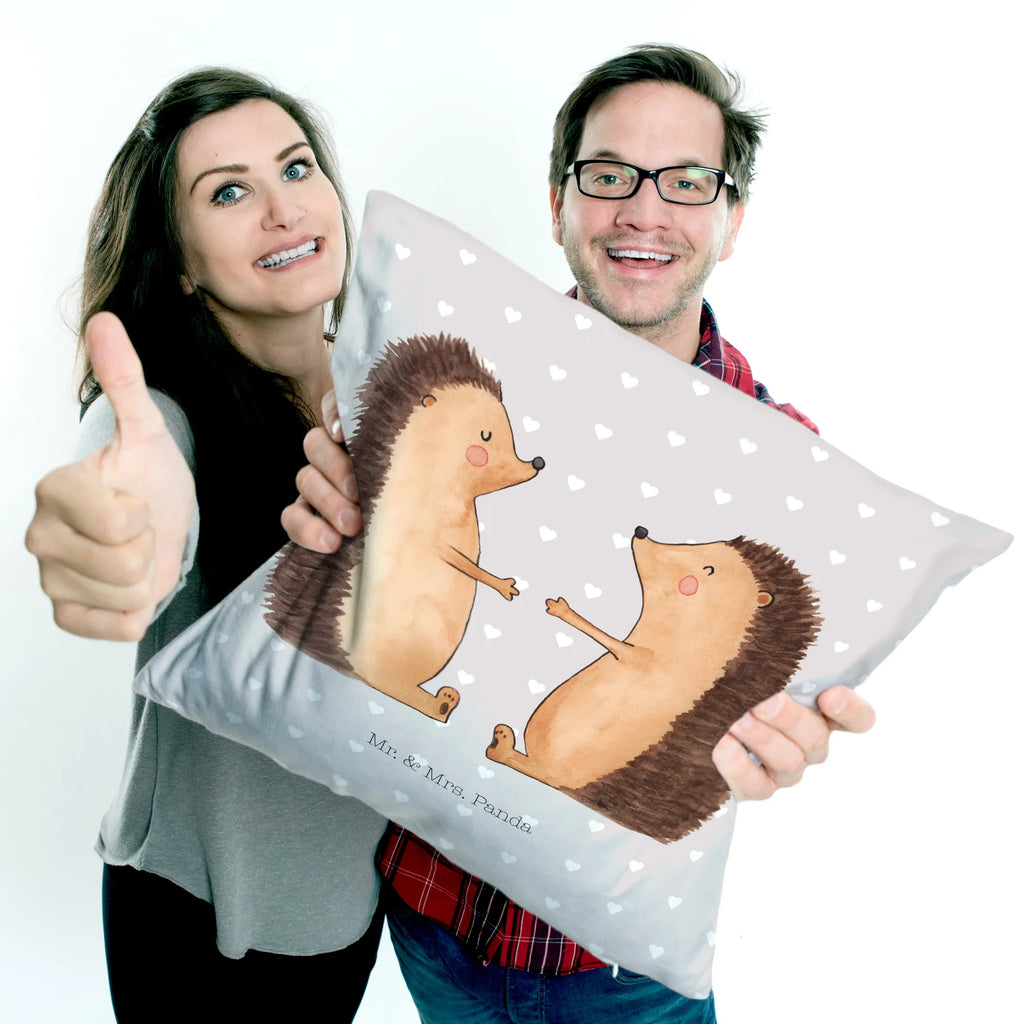 40x40 Kissen Igel Liebe Mikrofaser Kissen, Kissen 40x40, microfaser kopfkissen, Polsterkissen, Couchkissen, Kopfkissen 40x40, sofa kissen, wohnzimmer kissen, Kissen, deko kissen, kuschel kissen, Motivkissen, Dekokissen, couch kissen, Dekokissen 40x40, Sofakissen 40x40, kissen für sofa, couchkissen 40x40, kissen mikrofaser, kissen 40 x 40, kissen für couch, Kuschelkissen, microfaser sofakissen, Dekokissen Sofa, microfaser dekokissen, wurfkissen, zierkissen 40x40, 40 X 40 Kissen, microfaser zierkissen, 40x40 kissen, Sofakissen, Kopfkissen, Zierkissen, zier kissen, kuschelkissen 40x40, Freund, Liebe, Liebesgeschenk, Jahrestag, Verlobung, Partner, Ehemann, Ehefrau, Heiraten, Heiratsantrag, Hocheitstag, Freundin, Hochzeitstag, Geschenk, Verheiratet, Verliebt, Verlobt, Liebesbeweis, Igel, Hochzeit