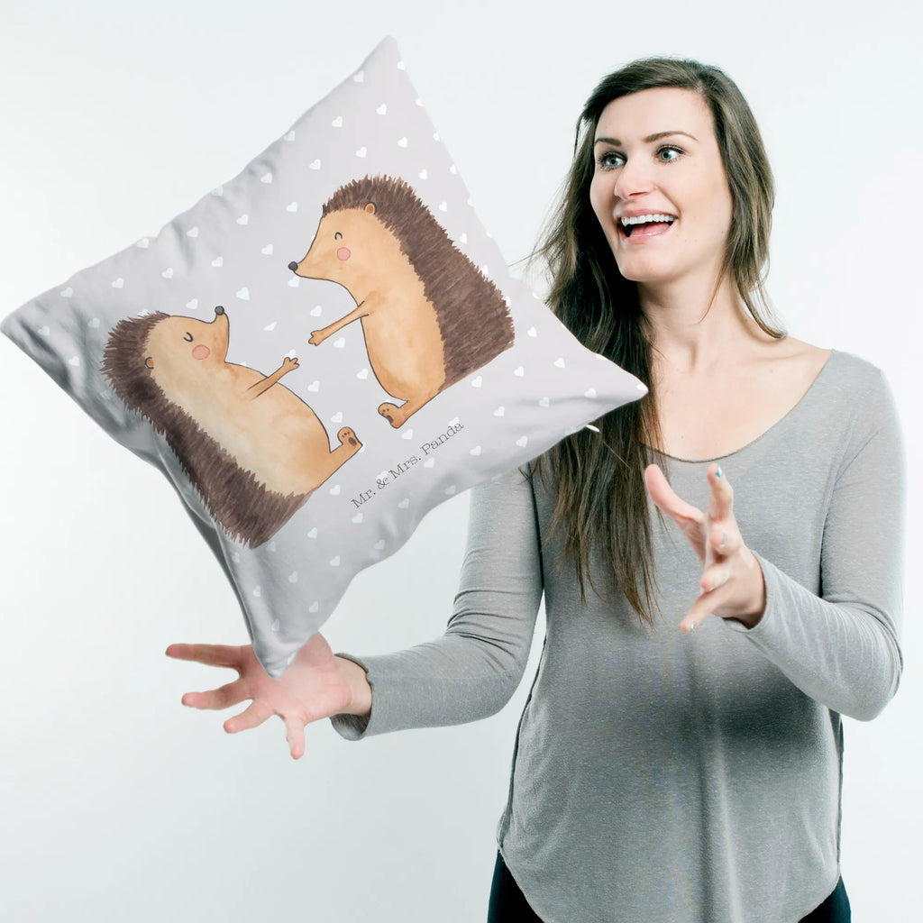 40x40 Kissen Igel Liebe Mikrofaser Kissen, Kissen 40x40, microfaser kopfkissen, Polsterkissen, Couchkissen, Kopfkissen 40x40, sofa kissen, wohnzimmer kissen, Kissen, deko kissen, kuschel kissen, Motivkissen, Dekokissen, couch kissen, Dekokissen 40x40, Sofakissen 40x40, kissen für sofa, couchkissen 40x40, kissen mikrofaser, kissen 40 x 40, kissen für couch, Kuschelkissen, microfaser sofakissen, Dekokissen Sofa, microfaser dekokissen, wurfkissen, zierkissen 40x40, 40 X 40 Kissen, microfaser zierkissen, 40x40 kissen, Sofakissen, Kopfkissen, Zierkissen, zier kissen, kuschelkissen 40x40, Freund, Liebe, Liebesgeschenk, Jahrestag, Verlobung, Partner, Ehemann, Ehefrau, Heiraten, Heiratsantrag, Hocheitstag, Freundin, Hochzeitstag, Geschenk, Verheiratet, Verliebt, Verlobt, Liebesbeweis, Igel, Hochzeit