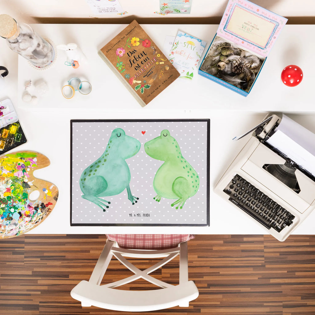 Schreibtischunterlage Frosch Liebe schreibtischauflagen, schreibmatte, schreibtischmatte, tischmatte, tischpads, Schreibtischauflage, Tischunterlage, tischauflagen, tischpad, Schreibunterlage, Schreibtisch Matte, pultunterlage, schreibauflagen, tischauflage, arbeitsunterlage, arbeitsmatte, schreibtischunterlage, schreibauflage, schreibtischunterlagen, Schreibtisch Unterlagen, tischmatten, Freund, Liebe, Liebesgeschenk, Jahrestag, Verlobung, Partner, Ehemann, Ehefrau, Heiraten, Heiratsantrag, Hocheitstag, Freundin, Verliebt, Geschenk Freund, Verlobt, Frosch, Froschkönig, Liebesbeweis, Frösche, Fröschchen, Geschenk Freundin, Verheiratet, Hochzeitstag, Geschenk Hochzeit