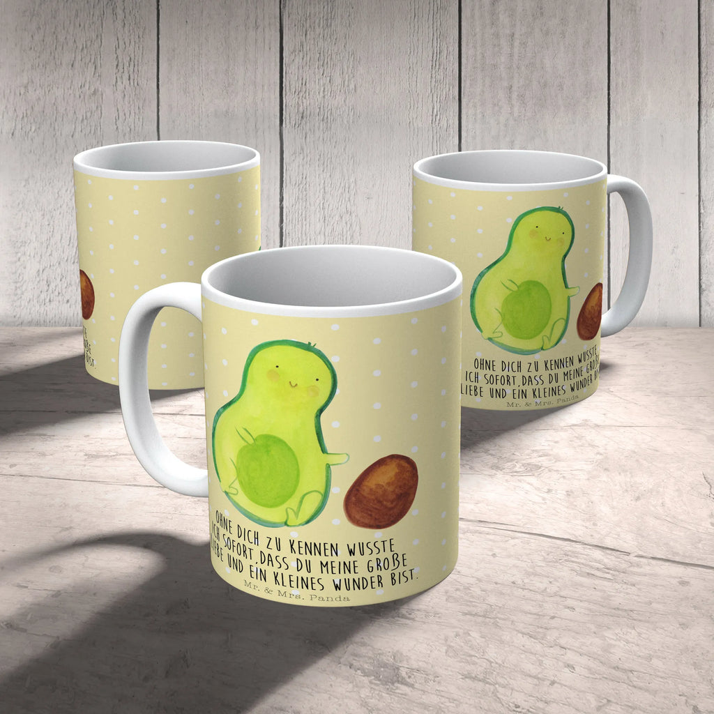 Tasse Avocado rollt Kern heißgetränkebecher, kaffeebecher keramik, tasse für büro, Keramiktasse, design tasse, Teebecher, Trinkbecher, Kaffeetasse, Bürobecher, tasse für kaffee, Geschenktasse, Henkeltasse, Designtasse, Tasse, Henkelbecher, Tasse mit Motiv, Becher, kaffeetasse keramik, Motivtasse, Kakaotasse, Bedruckte Tasse, Pott, Kaffeebecher, hochwertige tasse, statement tasse, Bürotasse, schöne tasse, haferl, Dekotasse, Coffee Mug, kaffeetasse bedruckt, Teepott, Teetasse, Kaffeepott, Trinktasse, Tasse mit Spruch, Sprüchetasse, Frühstücksbecher, Keramikbecher, milchkaffeetasse, kaffeebecher bedruckt, Frühstückstasse, Mug, Vegan, Avocado, Veggie, Gesund, Babyparty, Love, Baby, Liebe, Geburt, Zur Geburt, Schwanger, Avocados, Schwangerschaft, Erstes Kind, Säugling, Kind, Große Liebe, Geburtstag