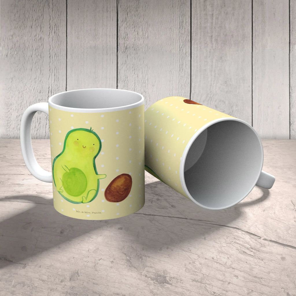 Tasse Avocado rollt Kern heißgetränkebecher, kaffeebecher keramik, tasse für büro, Keramiktasse, design tasse, Teebecher, Trinkbecher, Kaffeetasse, Bürobecher, tasse für kaffee, Geschenktasse, Henkeltasse, Designtasse, Tasse, Henkelbecher, Tasse mit Motiv, Becher, kaffeetasse keramik, Motivtasse, Kakaotasse, Bedruckte Tasse, Pott, Kaffeebecher, hochwertige tasse, statement tasse, Bürotasse, schöne tasse, haferl, Dekotasse, Coffee Mug, kaffeetasse bedruckt, Teepott, Teetasse, Kaffeepott, Trinktasse, Tasse mit Spruch, Sprüchetasse, Frühstücksbecher, Keramikbecher, milchkaffeetasse, kaffeebecher bedruckt, Frühstückstasse, Mug, Vegan, Avocado, Veggie, Gesund, Babyparty, Love, Baby, Liebe, Geburt, Zur Geburt, Schwanger, Avocados, Schwangerschaft, Erstes Kind, Säugling, Kind, Große Liebe, Geburtstag