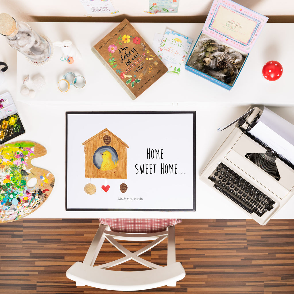 Schreibtischunterlage Vogelhaus Home Schreibtisch Unterlagen, schreibauflagen, tischauflage, Schreibtischauflage, tischauflagen, schreibtischunterlagen, Schreibunterlage, arbeitsmatte, schreibauflage, Schreibtisch Matte, schreibtischunterlage, arbeitsunterlage, tischmatten, tischpad, Tischunterlage, schreibmatte, schreibtischmatte, tischpads, pultunterlage, schreibtischauflagen, tischmatte, Lustige Sprüche, Tiere, Tiermotive, Gute Laune, Umzug, Geschenk, Home Sweet Home, Einzug, Vogelhaus, Haus, Vogel, Einzugsgeschenk, Hausbau