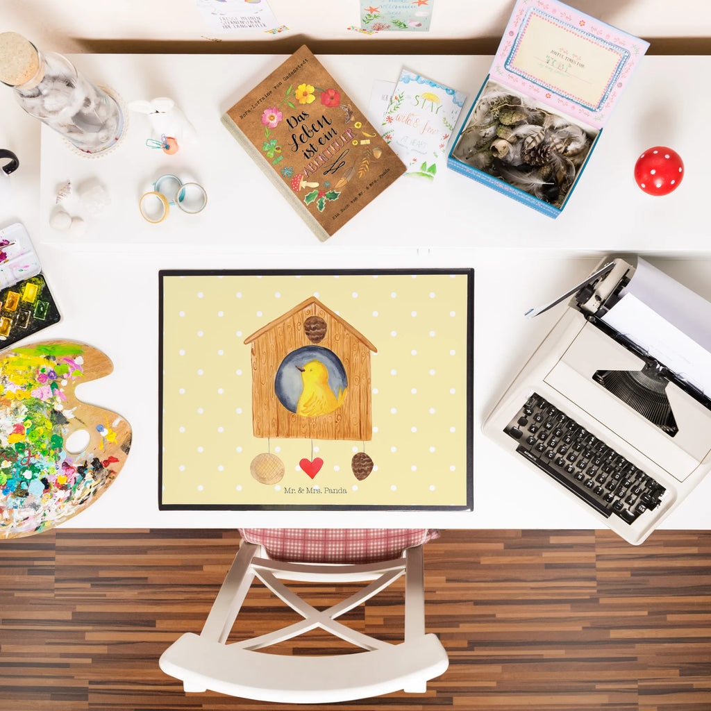 Schreibtischunterlage Vogelhaus Home Schreibtisch Unterlagen, schreibauflagen, tischauflage, Schreibtischauflage, tischauflagen, schreibtischunterlagen, Schreibunterlage, arbeitsmatte, schreibauflage, Schreibtisch Matte, schreibtischunterlage, arbeitsunterlage, tischmatten, tischpad, Tischunterlage, schreibmatte, schreibtischmatte, tischpads, pultunterlage, schreibtischauflagen, tischmatte, Lustige Sprüche, Tiere, Tiermotive, Gute Laune, Umzug, Geschenk, Home Sweet Home, Einzug, Vogelhaus, Haus, Vogel, Einzugsgeschenk, Hausbau