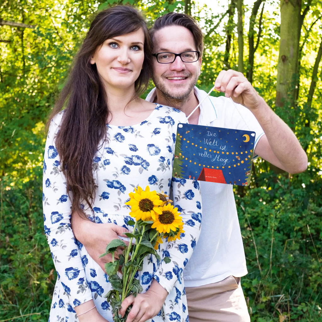 Deko Schild Die Welt ist voller Magie Spruchschild, dekotafel, Wandschild, Deko Schild, holzbild, dekoration schild, Türschild Familie, Küchenschild, wandtafel, Motivschild, Türschild, wandhänger, hängeschild, Badschild, Holzschild, dekoschilder, Deko Wandtafel, Dekoschild, Holztafel, Schild mit Spruch, sprüche schild, Schild, Dekoration, Abenteuer, Natur, Outdoor, Blumen Deko, Frühlings Deko, Sommer Deko, positive Botschaft, Naturliebhaber