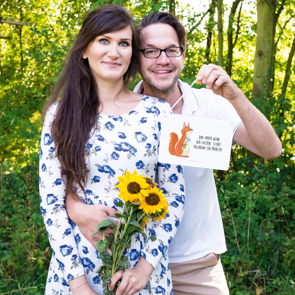 Deko Schild Eichhörnchen Blume Badschild, Deko Wandtafel, wandhänger, Wandschild, holzbild, Schild mit Spruch, Holztafel, dekotafel, Türschild Familie, Deko Schild, hängeschild, Schild, Küchenschild, Holzschild, sprüche schild, dekoration schild, dekoschilder, wandtafel, Motivschild, Spruchschild, Türschild, Dekoschild, Gute Laune, Lustige Sprüche, Tiere, Tiermotive, Spruch Positiv, Spruch Deko, Motivation Bilder, Motivation Sprüche, glücklich Spruch, Spaß, Eichhorn, Lachen, Eichhörnchen