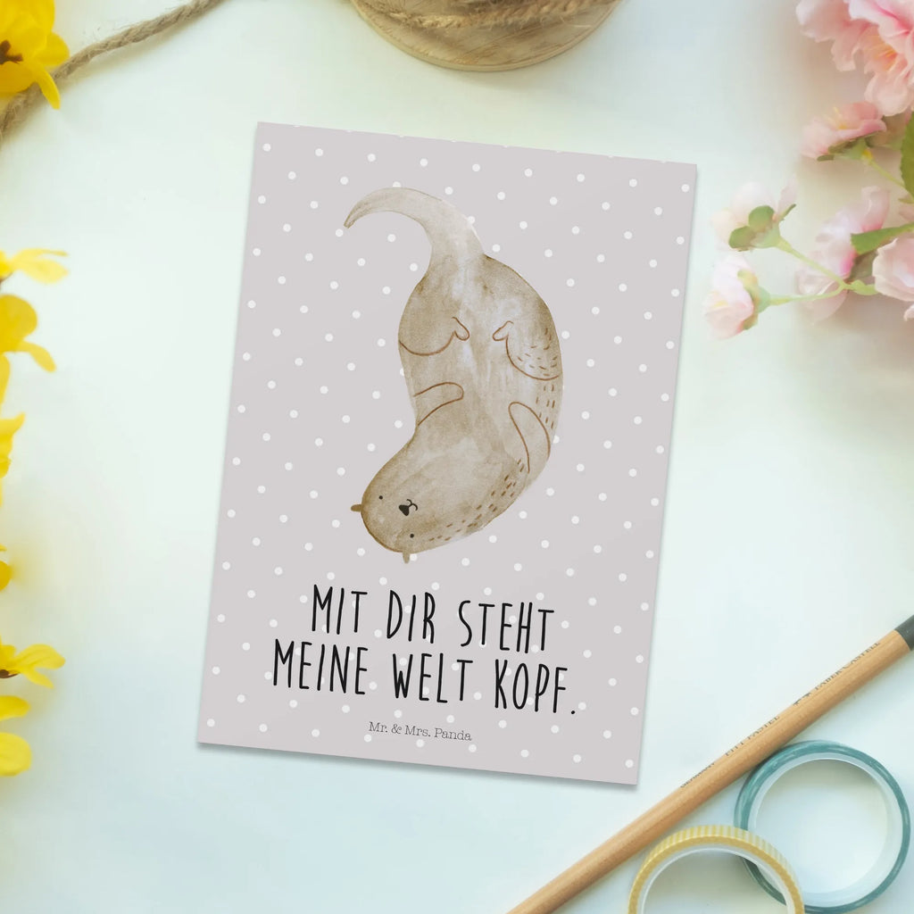Postkarte Otter Kopfüber Designkarte, bildkarte, Grußkarte, spruchkarte, Postkarte, Ansichtskarte, Motivkarte, Kunstkarten, Fotokarte, Ansichtskarten, Postkarten, kunstkarte, einzelkarte, Seeotter, Otter, Fischotter, Otter Seeotter See Otter