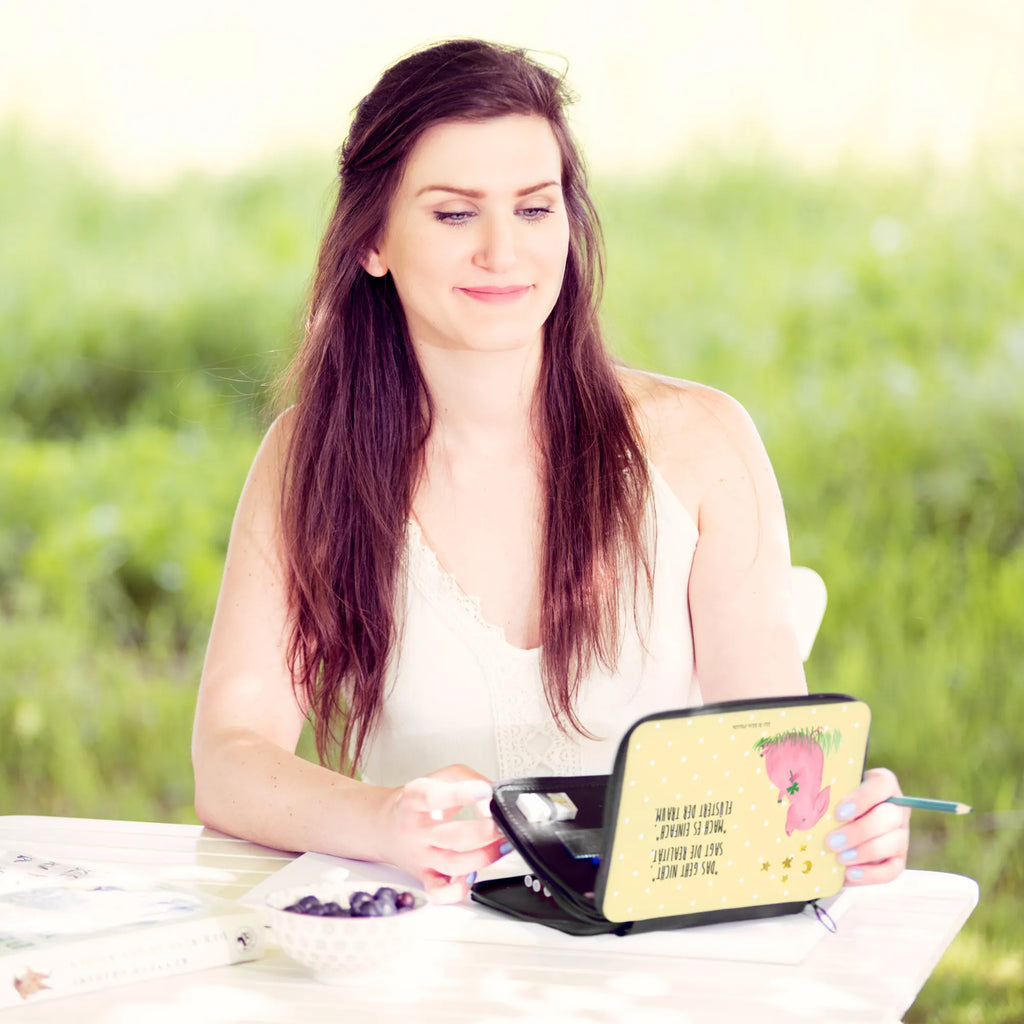 Leather folder Pig Luck Stifte Etui, Kind, Schüler, Grundschule, Motiv, Kinder Federmappe, Federmappe, Geschenk, Schülerin, Federmäppchen, Federmappe Einschulung, Federmäppchen bedruckt, Schule, Büro Stifte Etui, Einschulung, Stifterolle, Stiftetasche, Bestückte Federmappe, Tiermotive, Gute Laune, lustige Sprüche, Tiere, Glücksbringer, Schweinchen, Sterne, Träume, Ziele, Schwein, Sernchen, Glücksschwein. Glück, Motivation