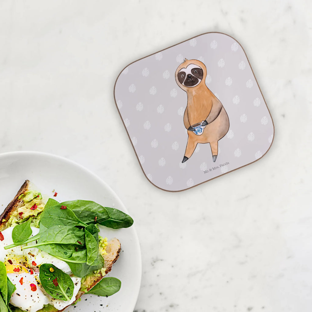 Square coaster sloth Coffee weinuntersetzer, Untersetzer, esstisch untersetzer, Holzuntersetzer, Design Untersetzer, Tischuntersetzer, eckiger untersetzer, garten untersetzer, Untersetzer Tasse, Tassen Untersetzer, Kaffeeuntersetzer, Flaschenuntersetzer, gläseruntersetzer, Untersetzer Glas, Teeuntersetzer, Untersetzer Gläser, deko untersetzer, unterleger, hartfaser untersetzer, Glasuntersetzer, weinglasuntersetzer, bar untersetzer, Becheruntersetzer, Tischschoner, Getränkeuntersetzer, Untersetzer Kaffee, Untersetzer Quadratisch, Quadratischer Untersetzer, hartfaseruntersetzer, party untersetzer, bieruntersetzer, Tassenuntersetzer, Untersetzer für Gläser, schutzuntersetzer, Baruntersetzer, grill untersetzer, Untersetzer Tee, Coaster, weinflaschenuntersetzer, Faultier, Faultier Geschenk, Faultier Deko, Lieblingstier, Genießer, Kaffeetasse, Faultiere, Coffee, Morgenmuffel, Kaffeegetränk, faul, Kaffee, Erster Kaffee, Frühaufsteher